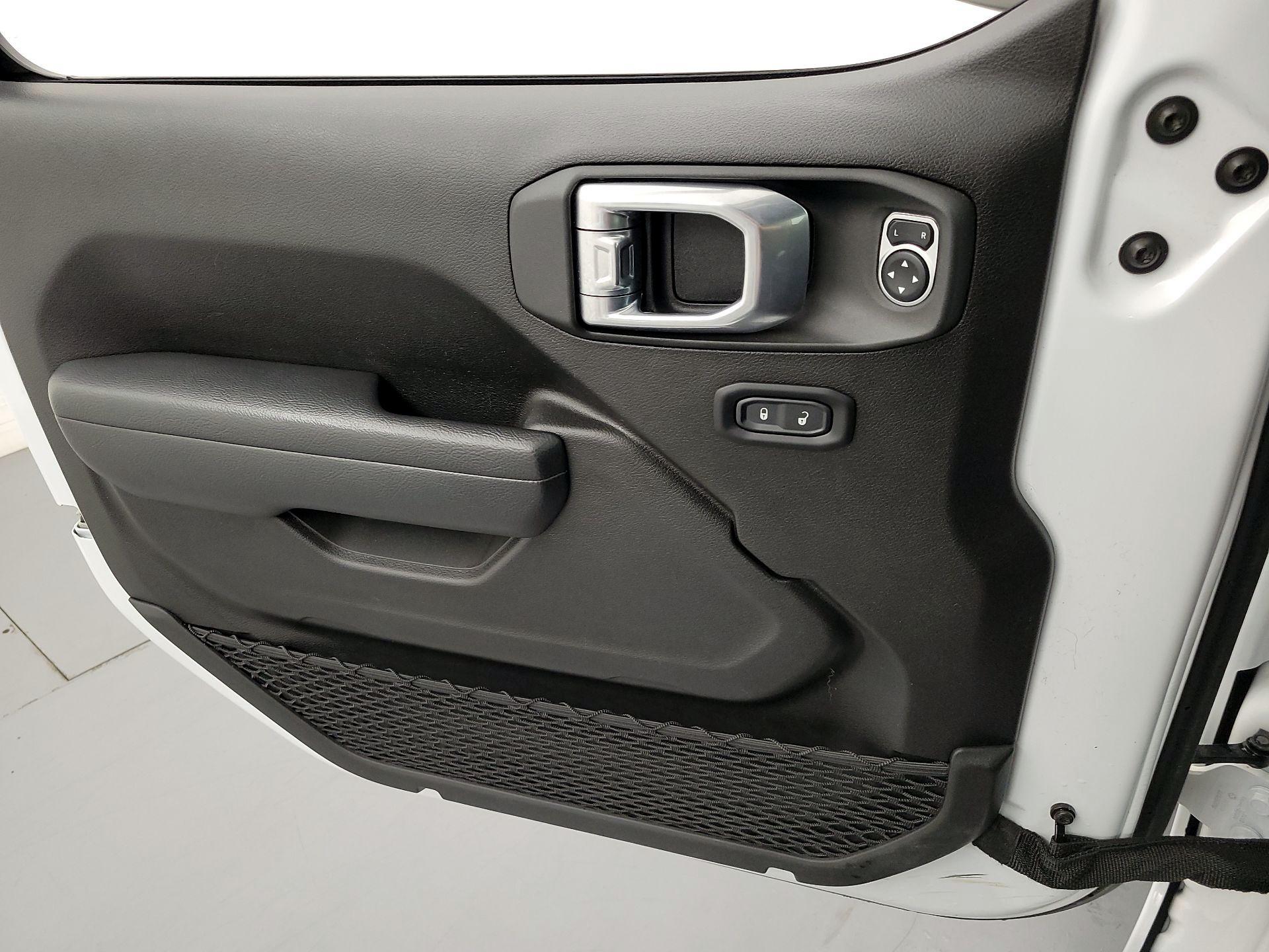 Thumbnail: 2022 Jeep Wrangler - 12