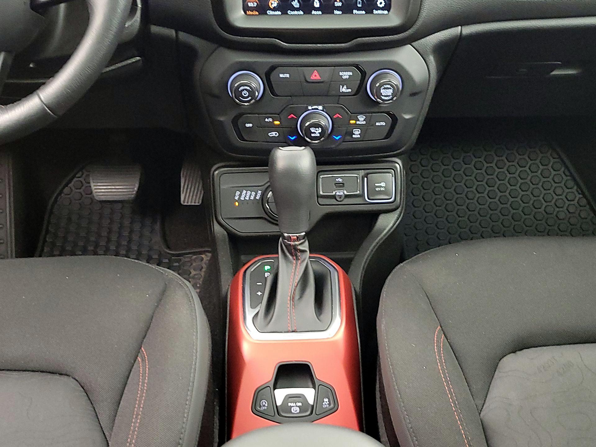 Thumbnail: 2022 Jeep Renegade - 18