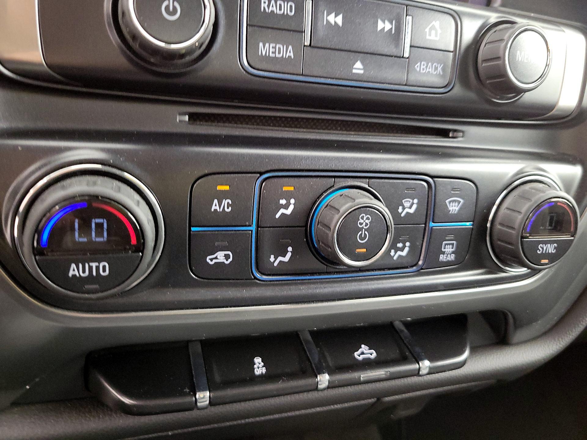 Thumbnail: 2014 Chevrolet Silverado 1500 - 17