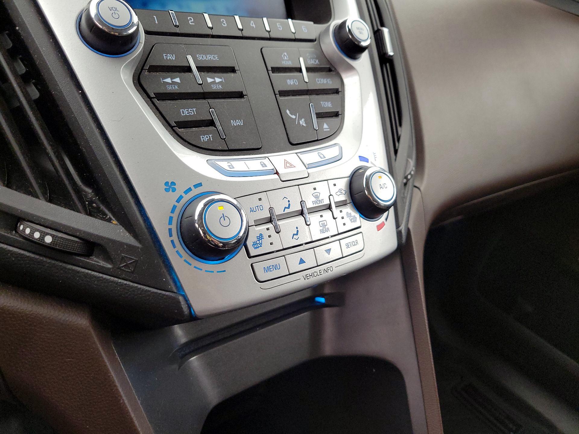 Thumbnail: 2015 Chevrolet Equinox - 16