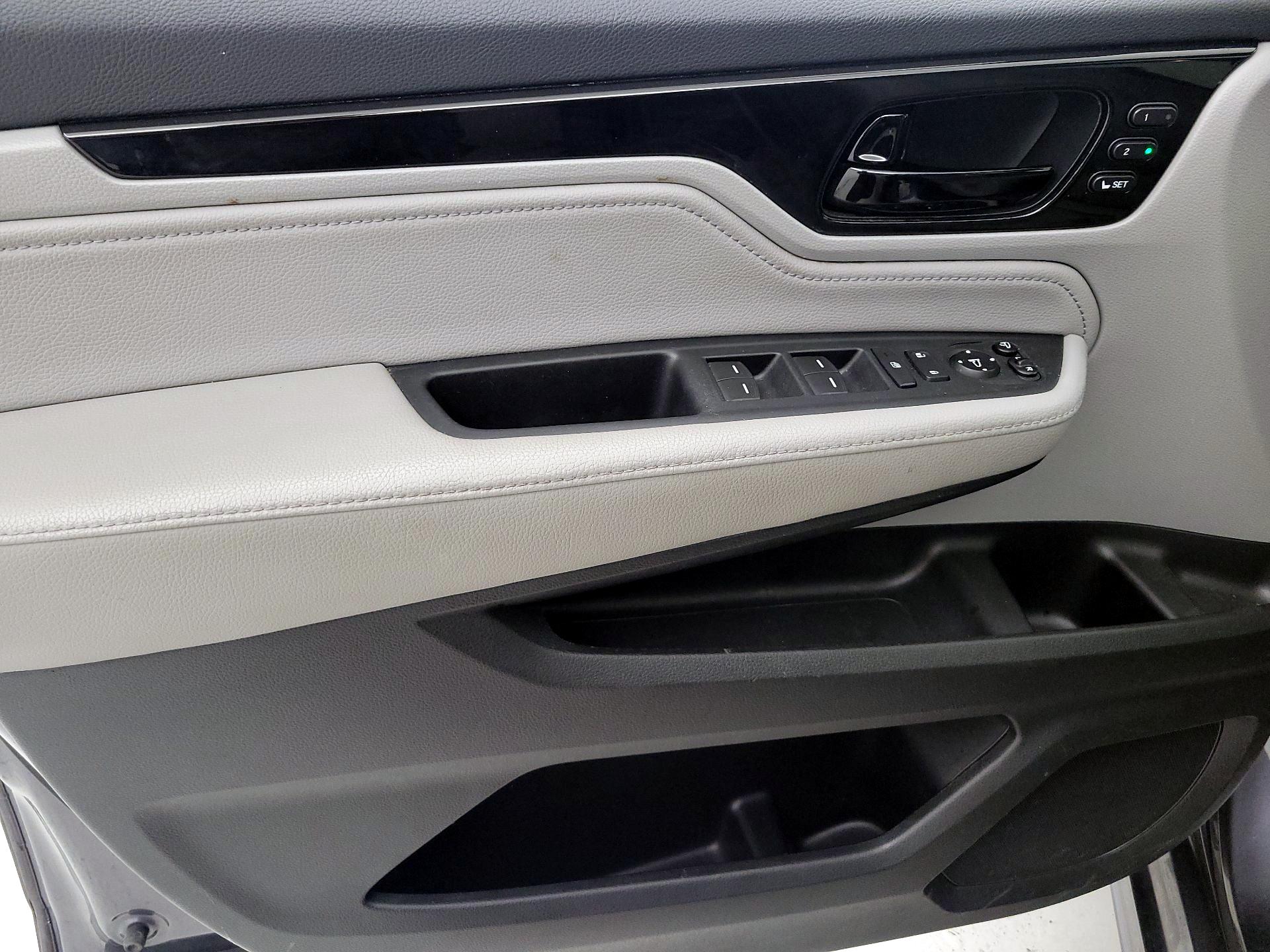 Thumbnail: 2018 Honda Odyssey - 12