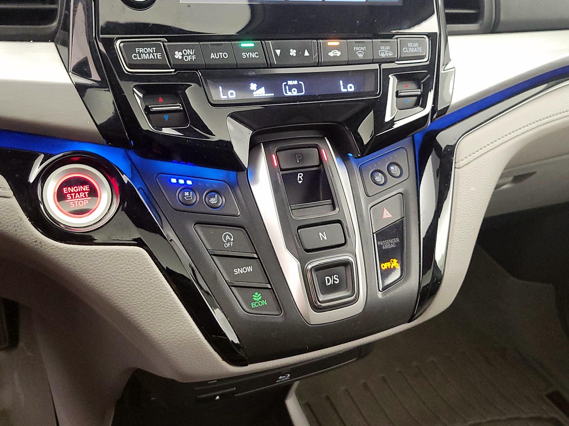 Thumbnail: 2018 Honda Odyssey - 17