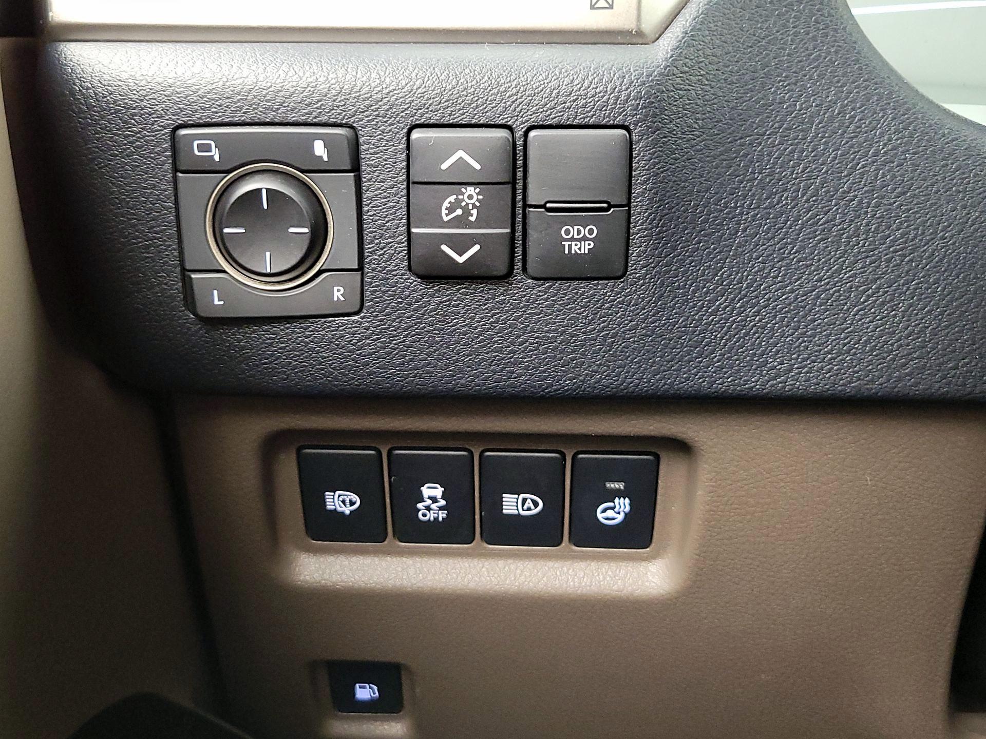Thumbnail: 2021 Lexus GX - 13