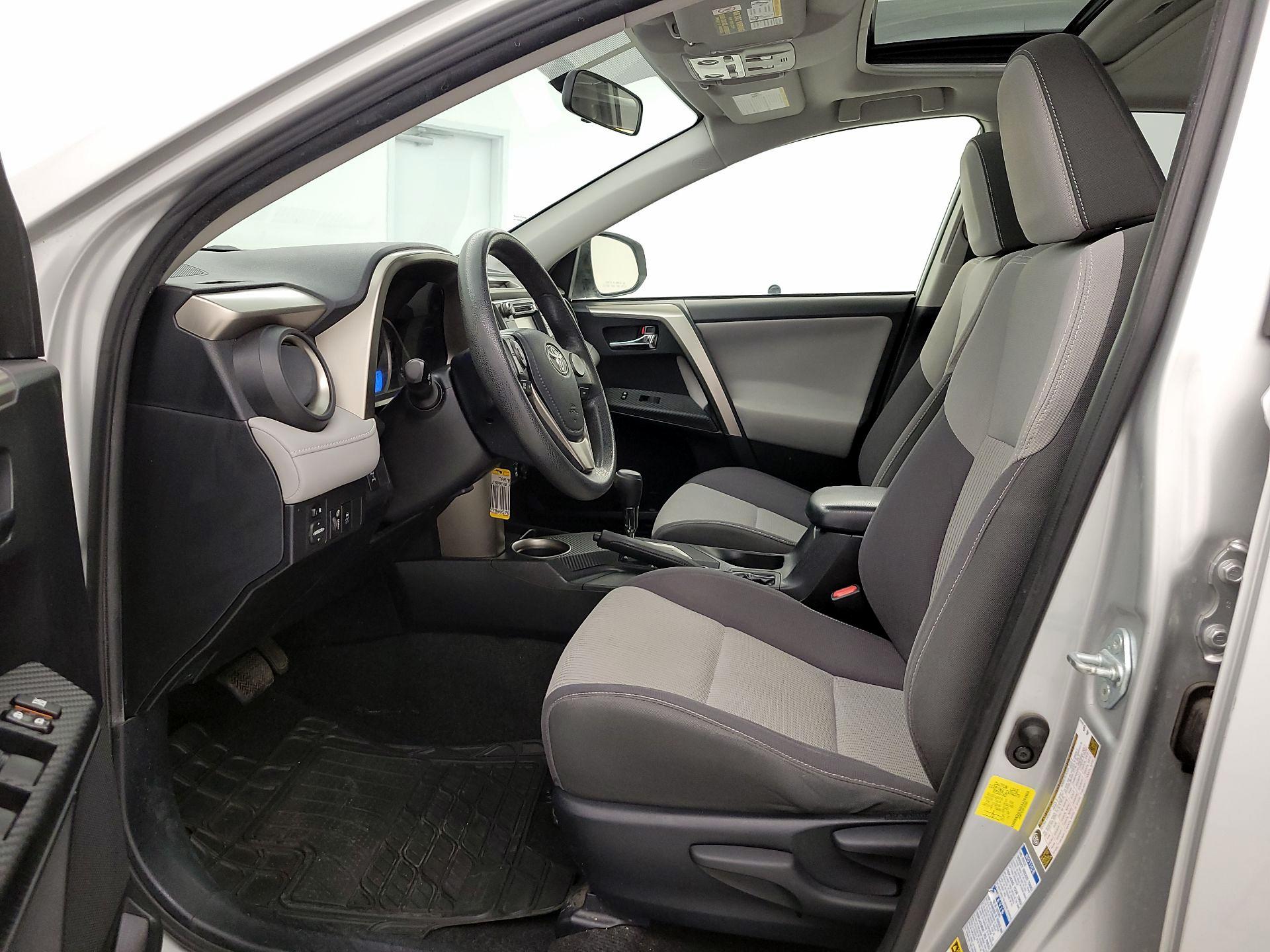 Thumbnail: 2015 Toyota RAV4 - 11
