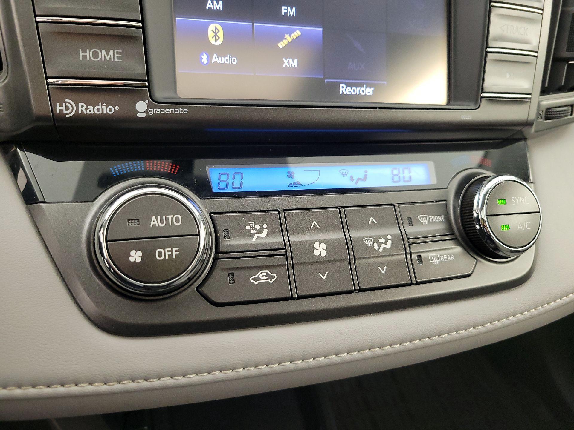Thumbnail: 2015 Toyota RAV4 - 16