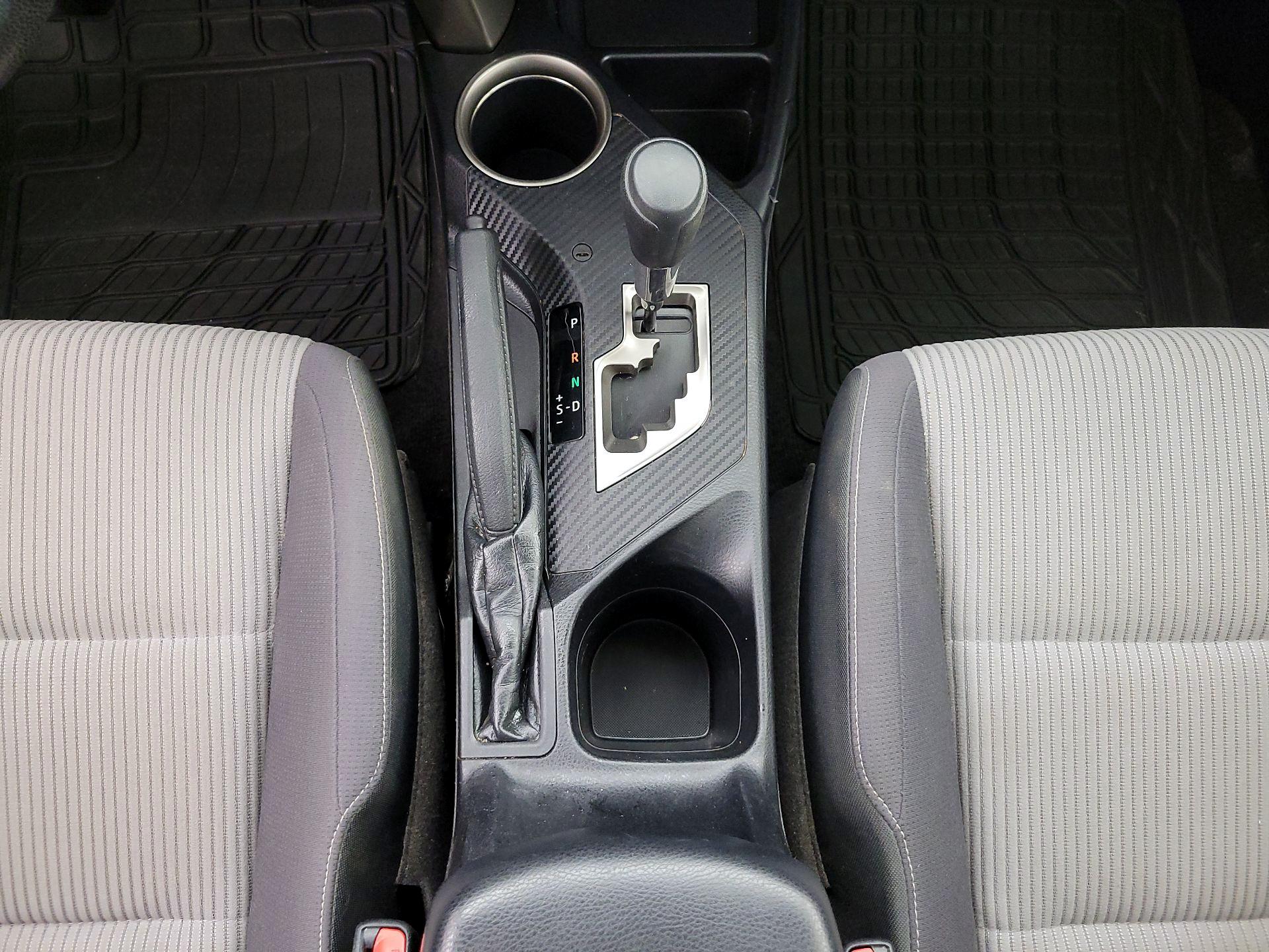 Thumbnail: 2015 Toyota RAV4 - 17