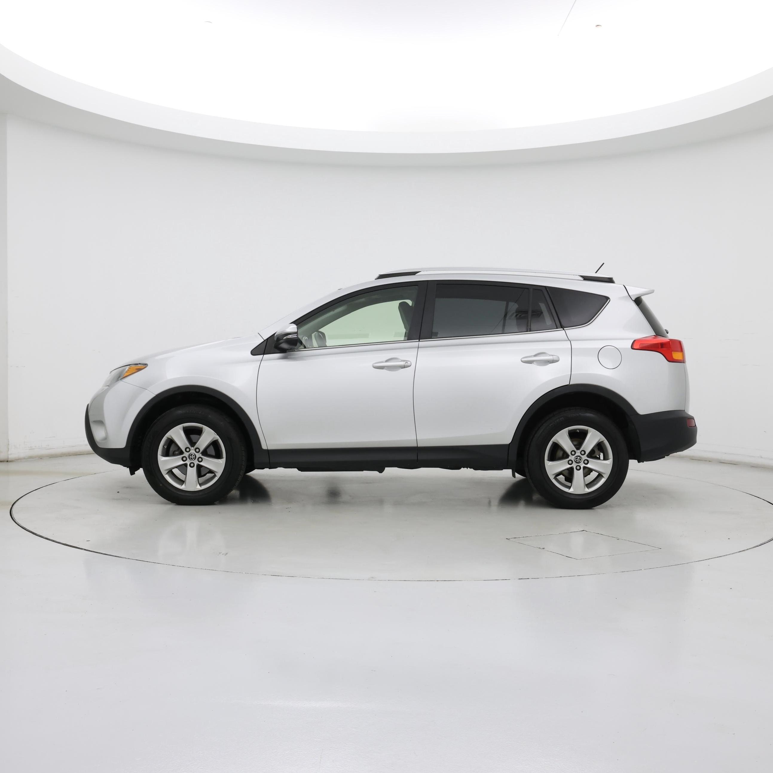 Thumbnail: 2015 Toyota RAV4 - 3