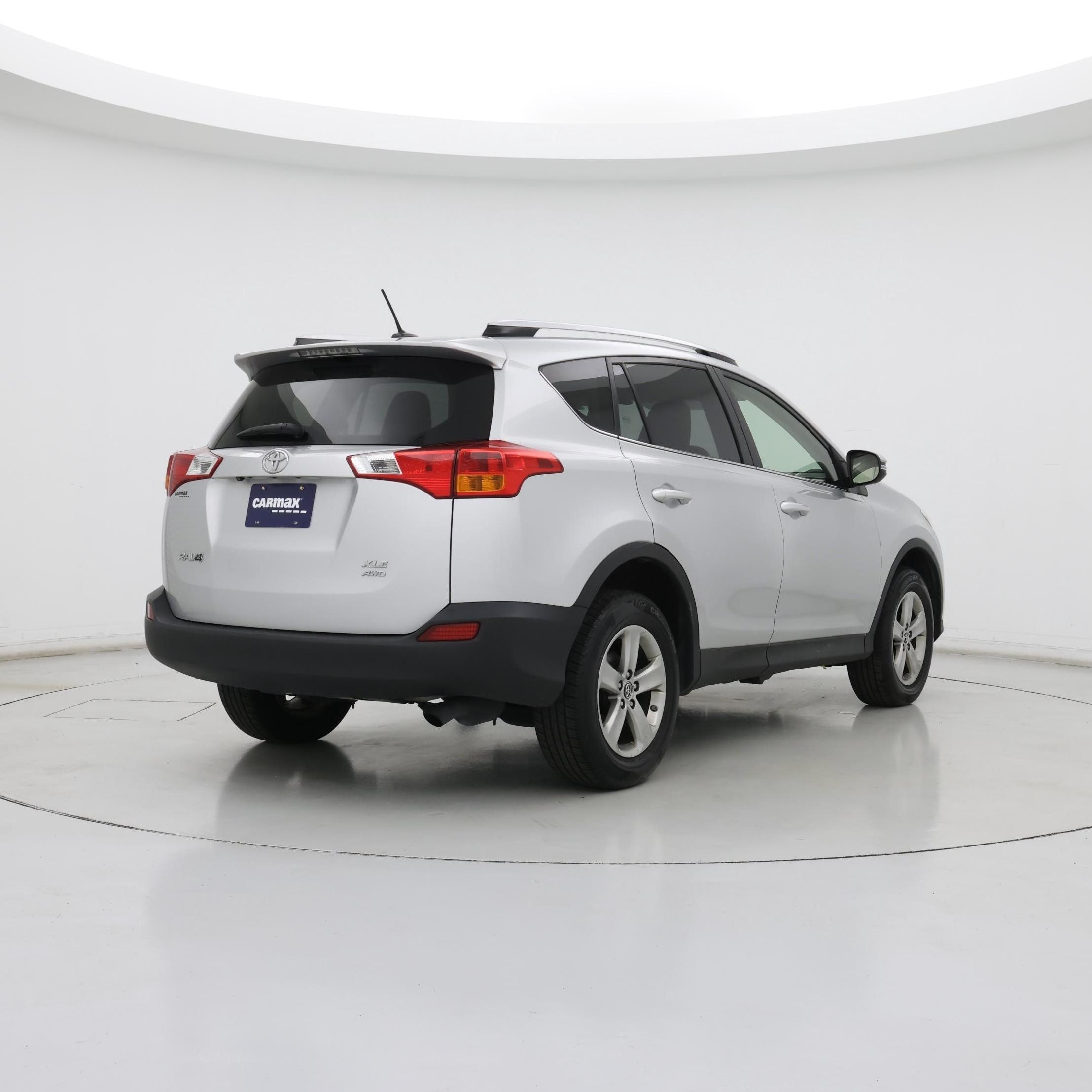 Thumbnail: 2015 Toyota RAV4 - 8