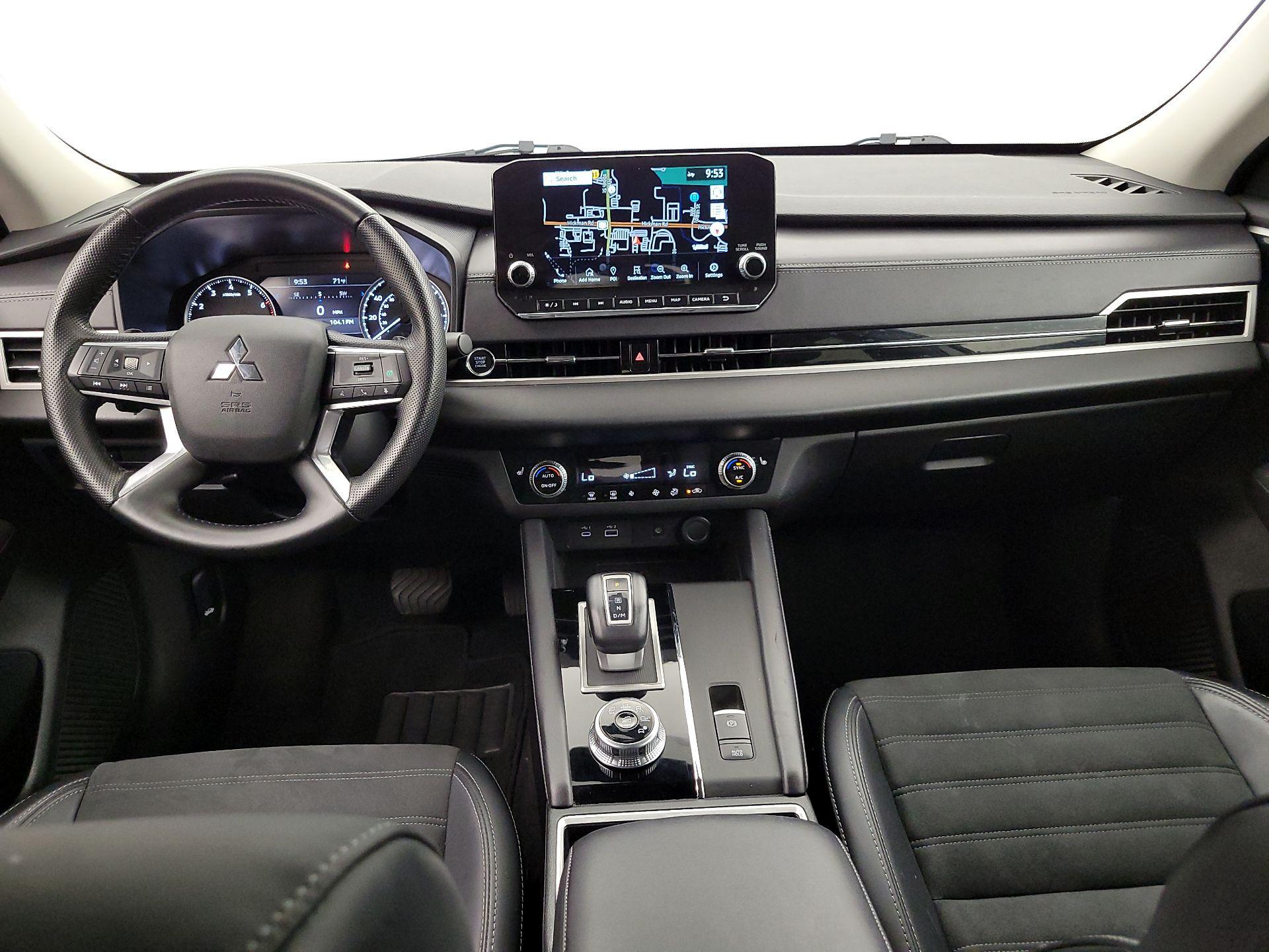 Thumbnail: 2024 Mitsubishi Outlander - 9