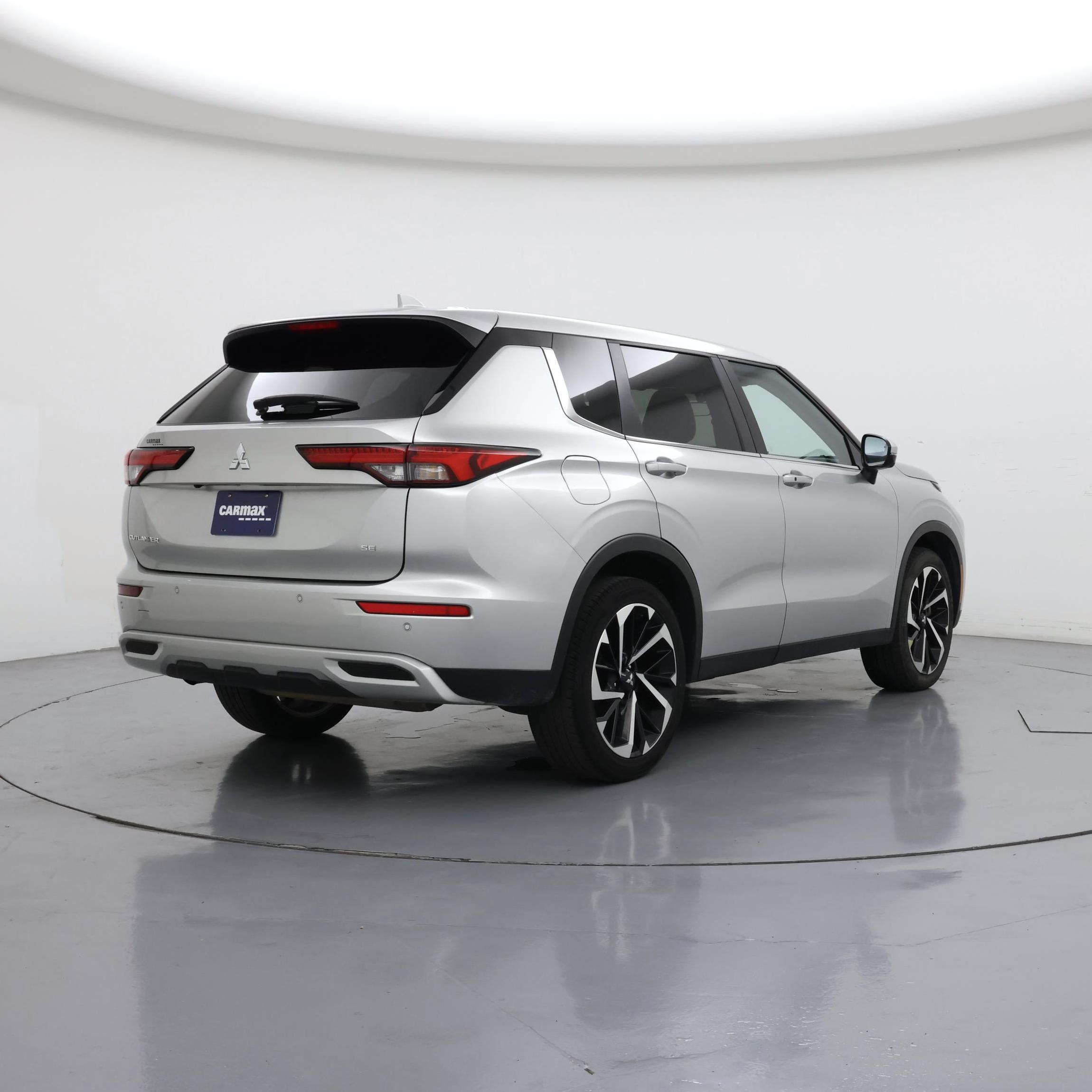 Thumbnail: 2024 Mitsubishi Outlander - 8