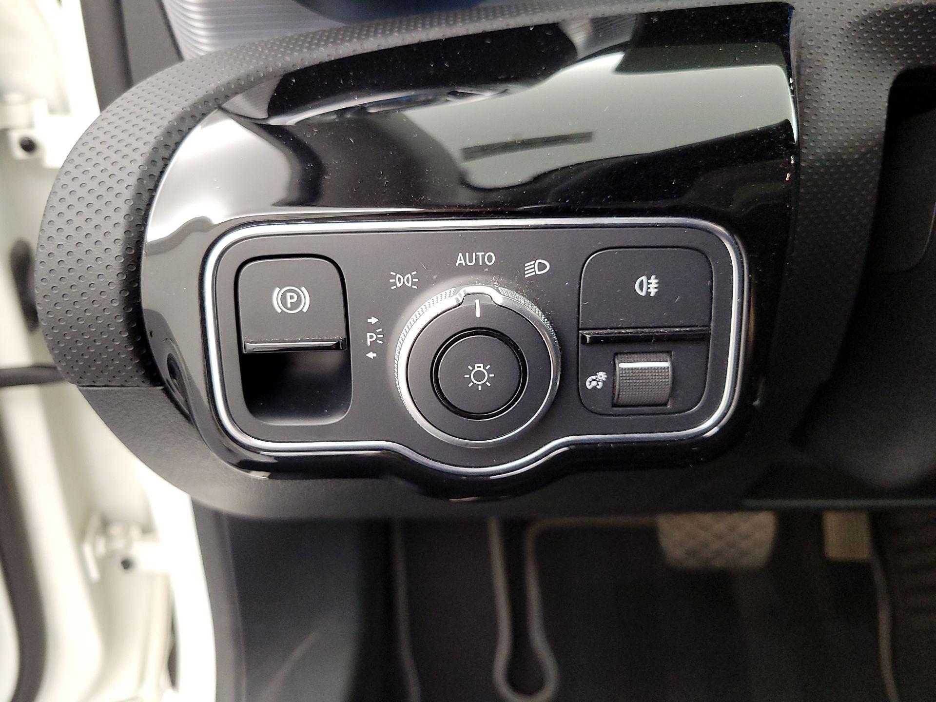 Thumbnail: 2021 Mercedes-Benz A-Class - 13