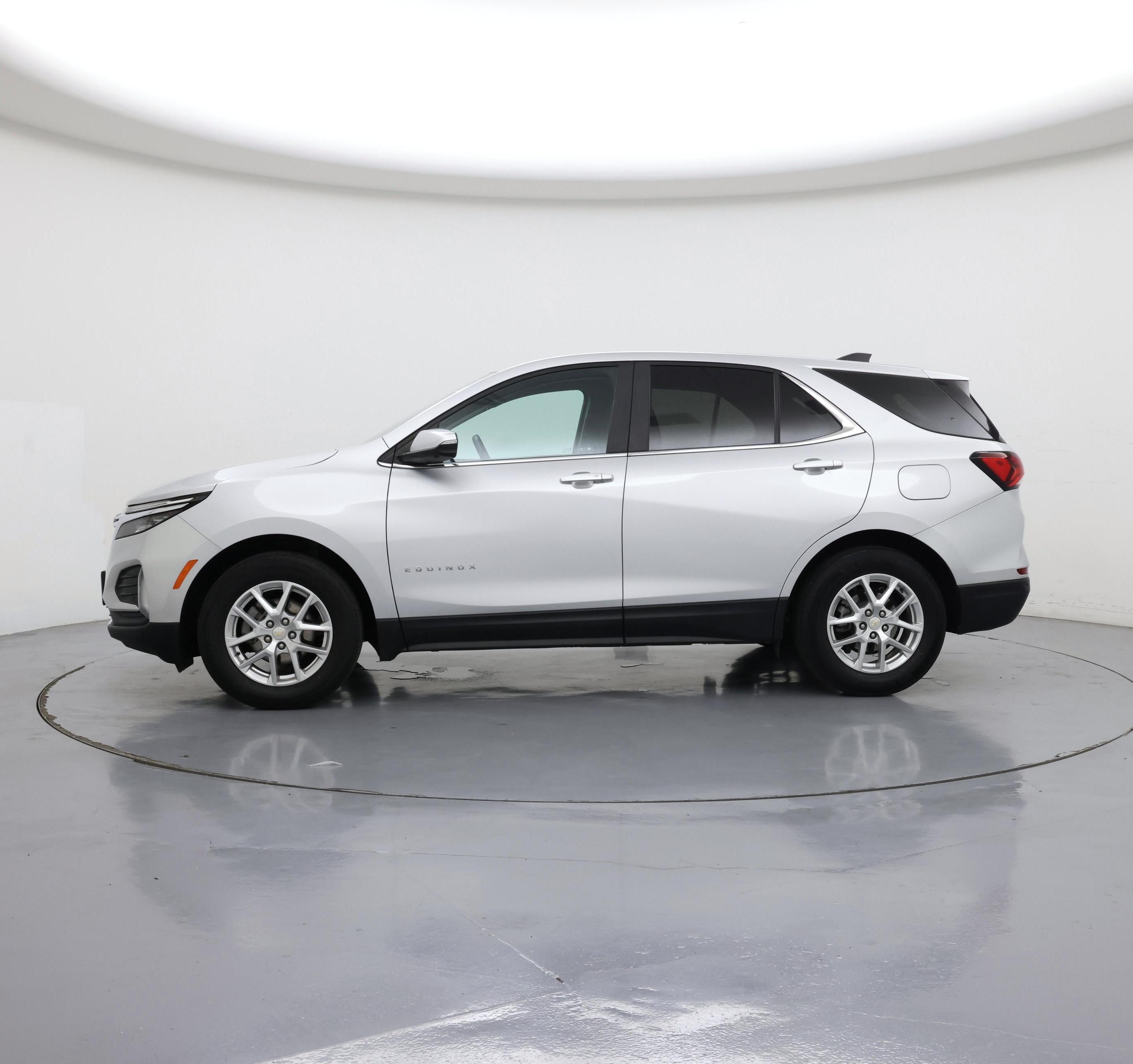 Thumbnail: 2022 Chevrolet Equinox - 3