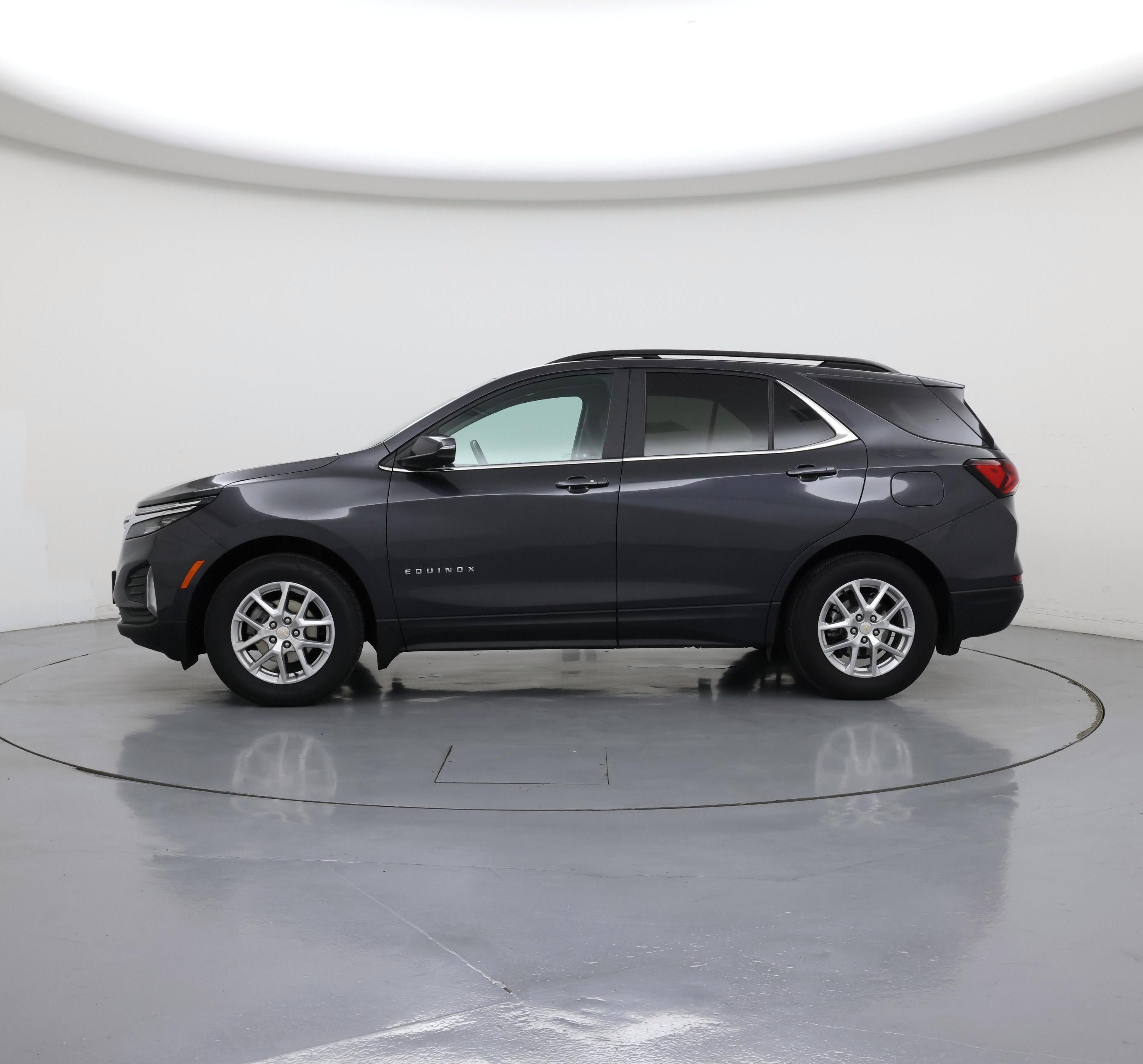 Thumbnail: 2022 Chevrolet Equinox - 3