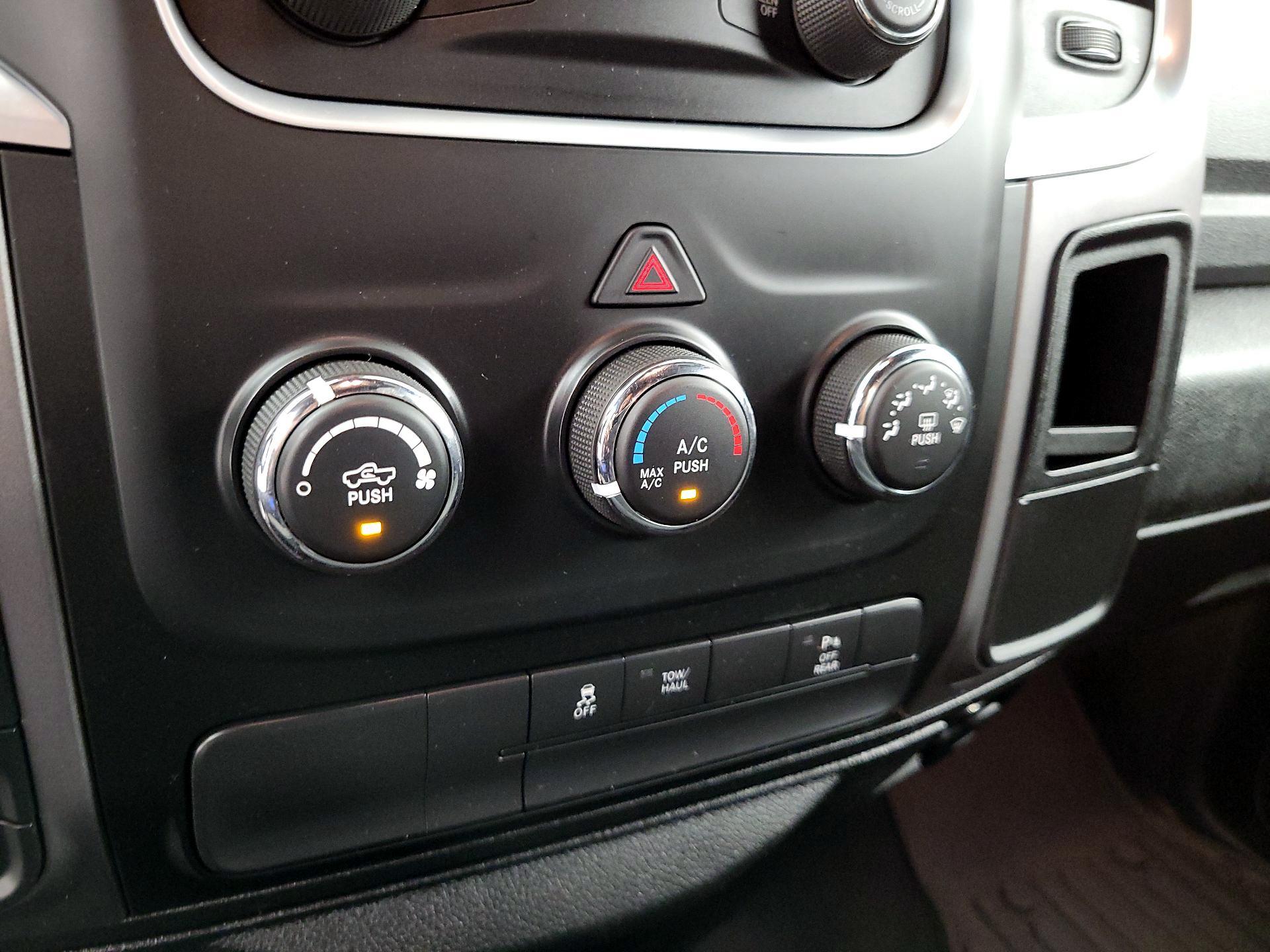 Thumbnail: 2022 RAM 1500 Classic - 16