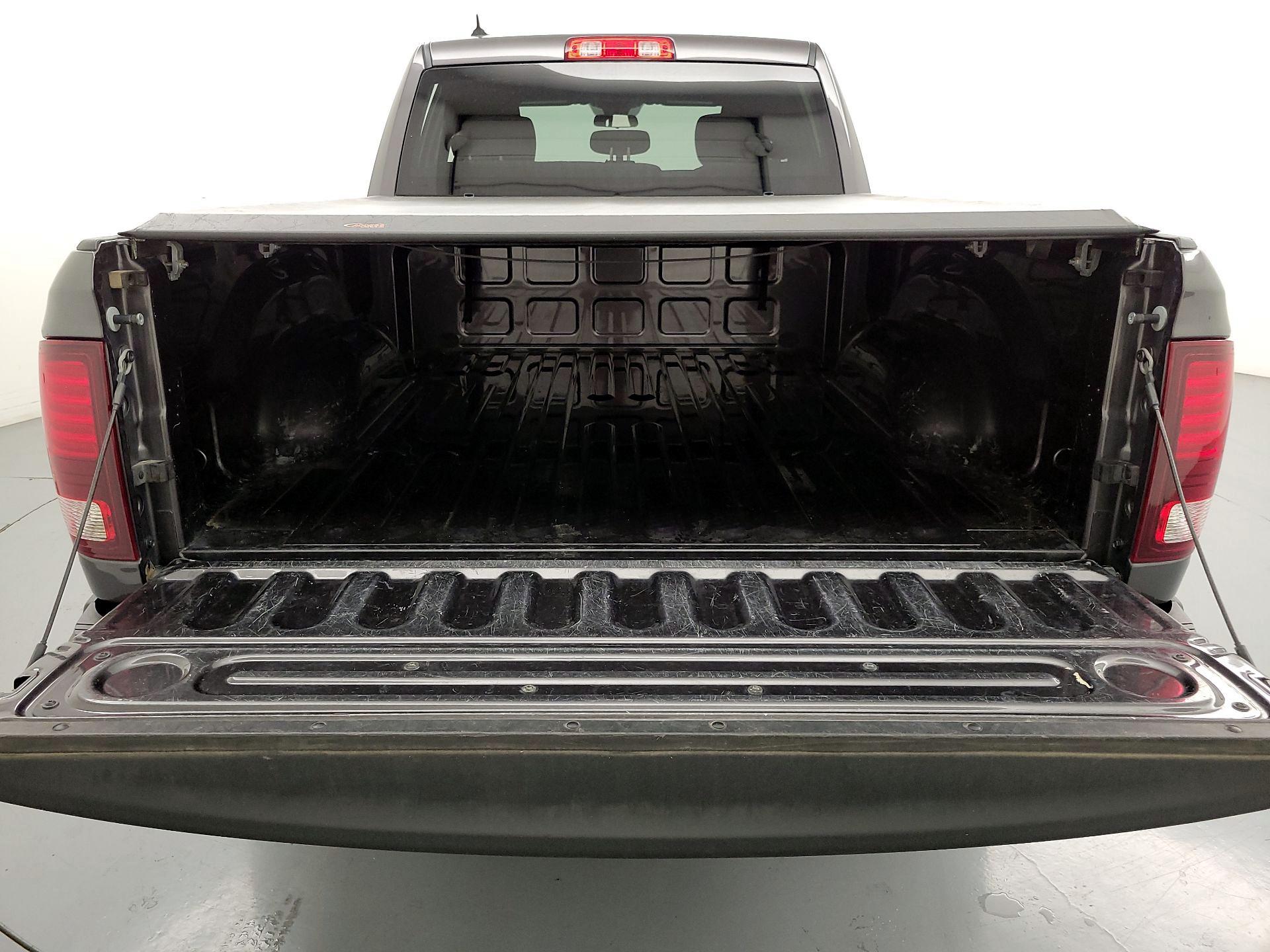 Thumbnail: 2022 RAM 1500 Classic - 19