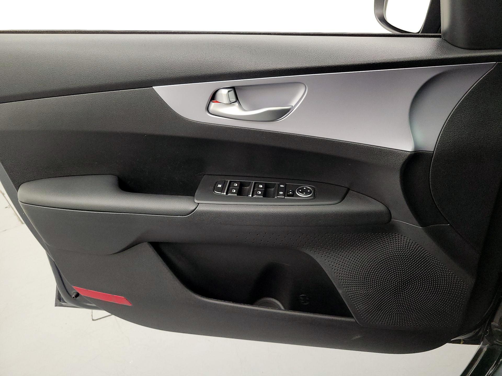 Thumbnail: 2024 Kia Forte - 12