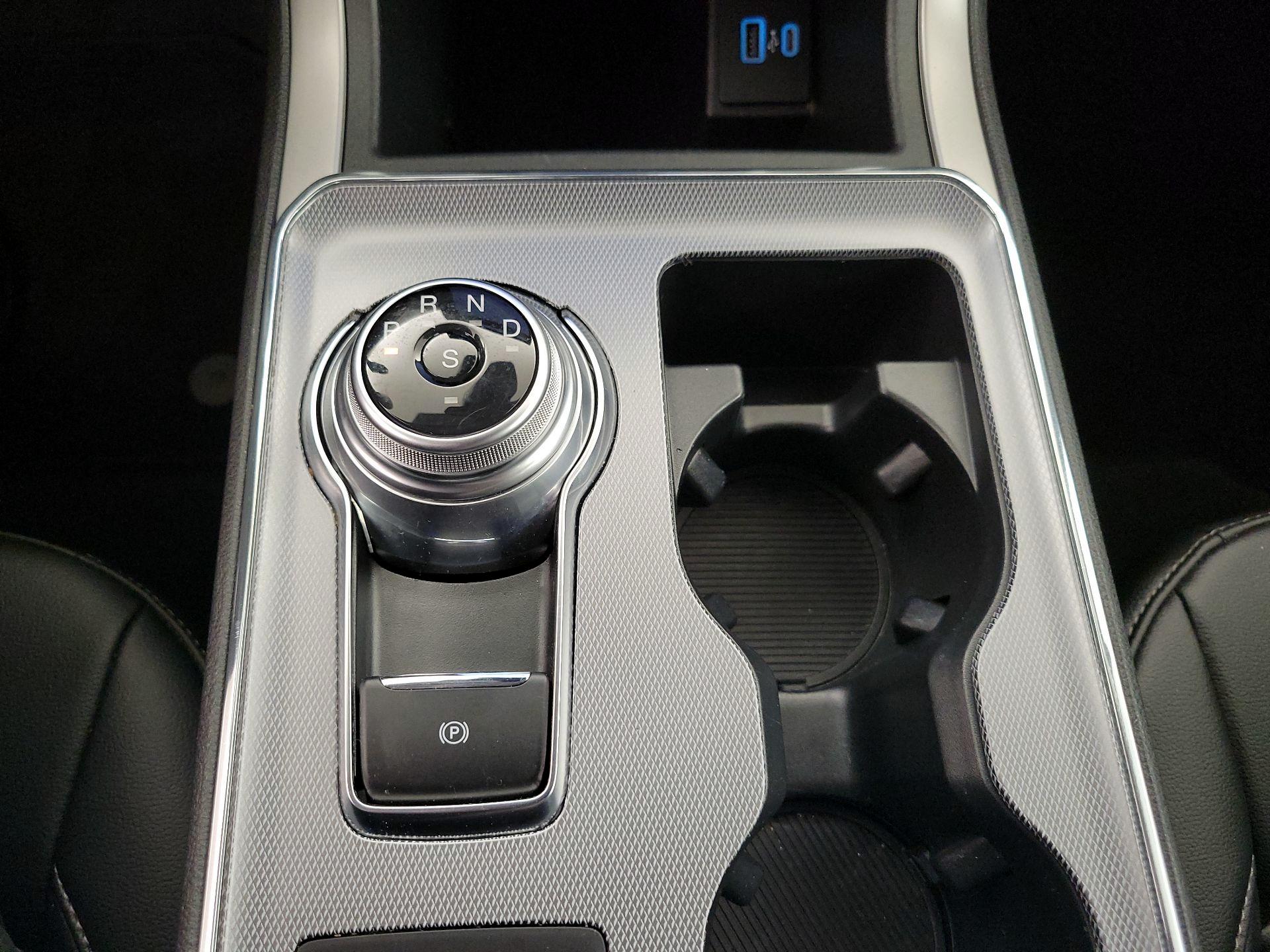 Thumbnail: 2021 Ford Edge - 17