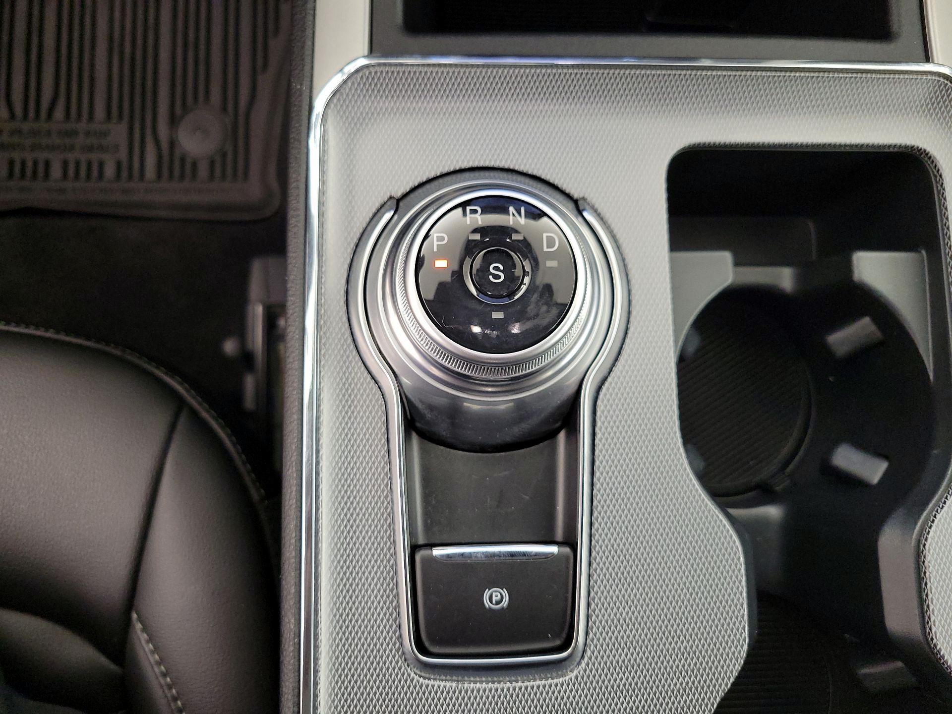 Thumbnail: 2021 Ford Edge - 18