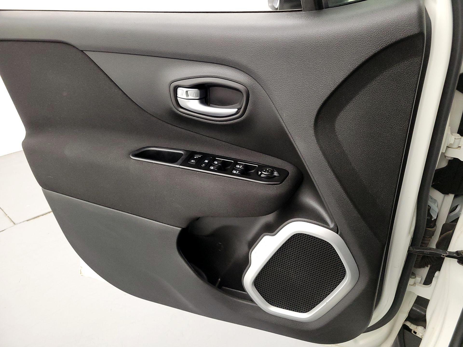 Thumbnail: 2021 Jeep Renegade - 12