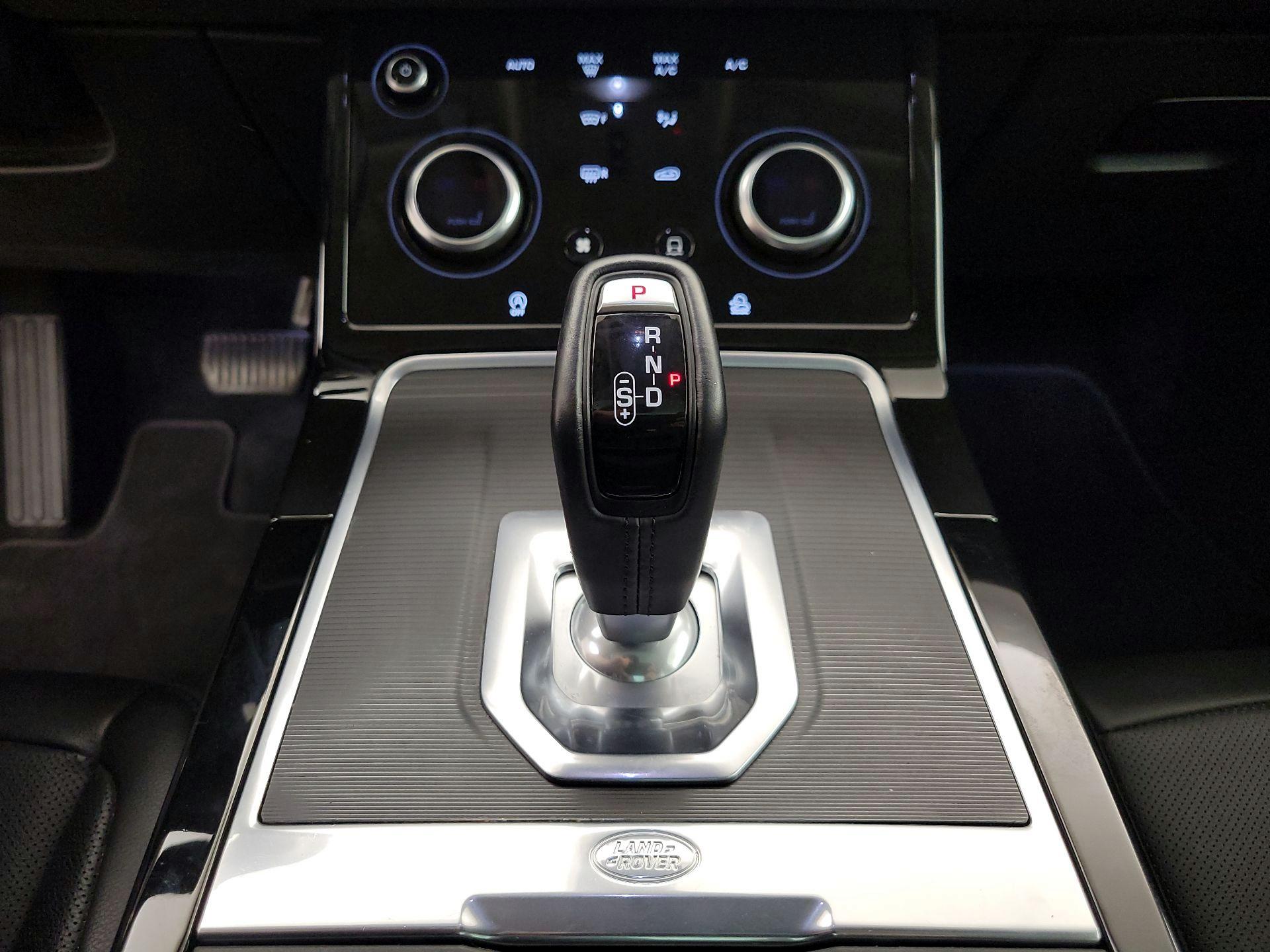 Thumbnail: 2020 Land Rover Range Rover Evoque - 18