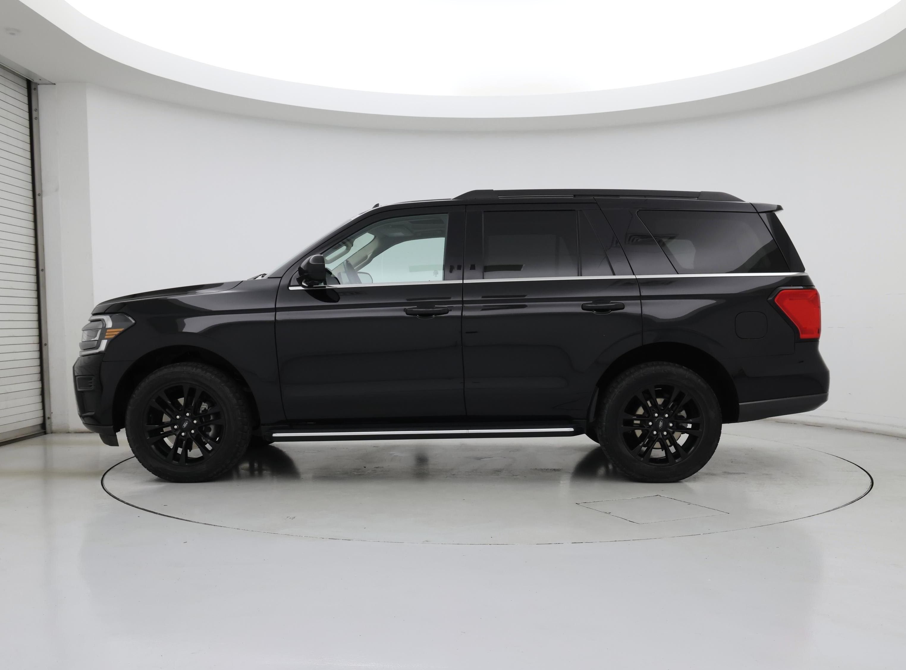 Thumbnail: 2022 Ford Expedition - 3
