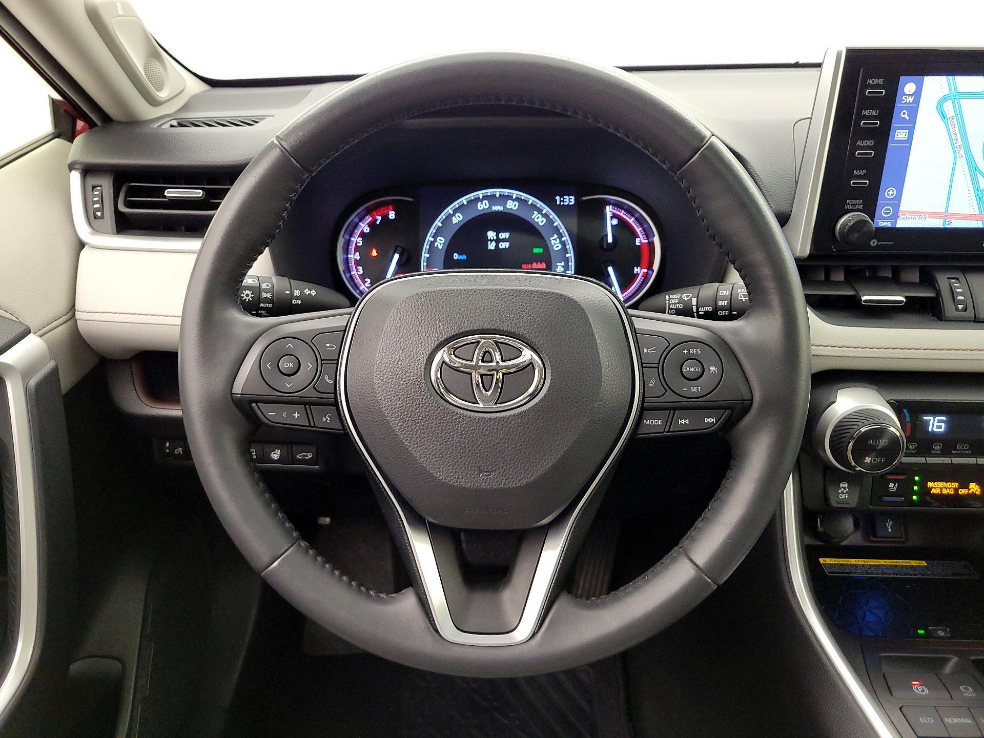 Thumbnail: 2020 Toyota RAV4 - 10