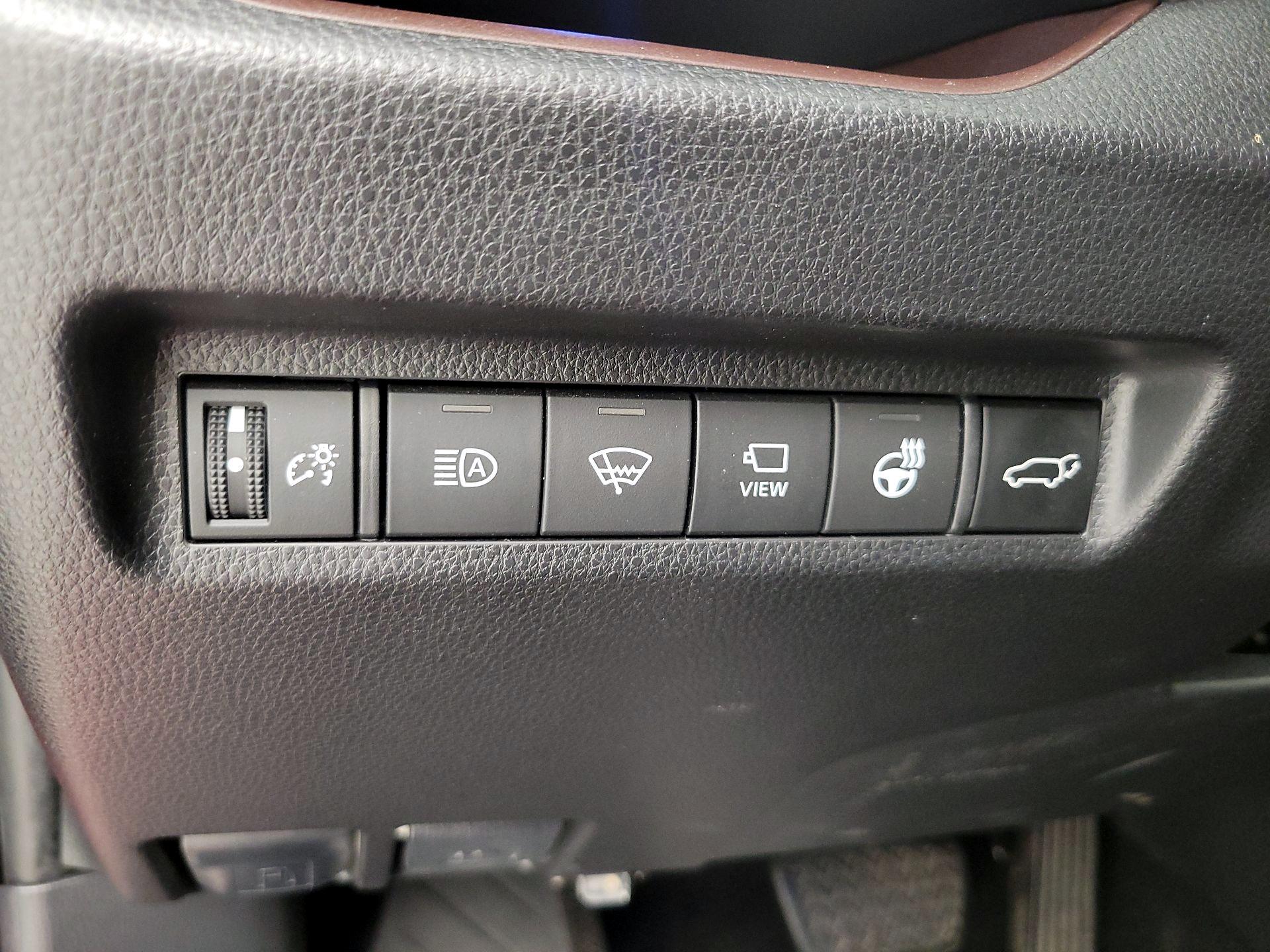 Thumbnail: 2020 Toyota RAV4 - 13