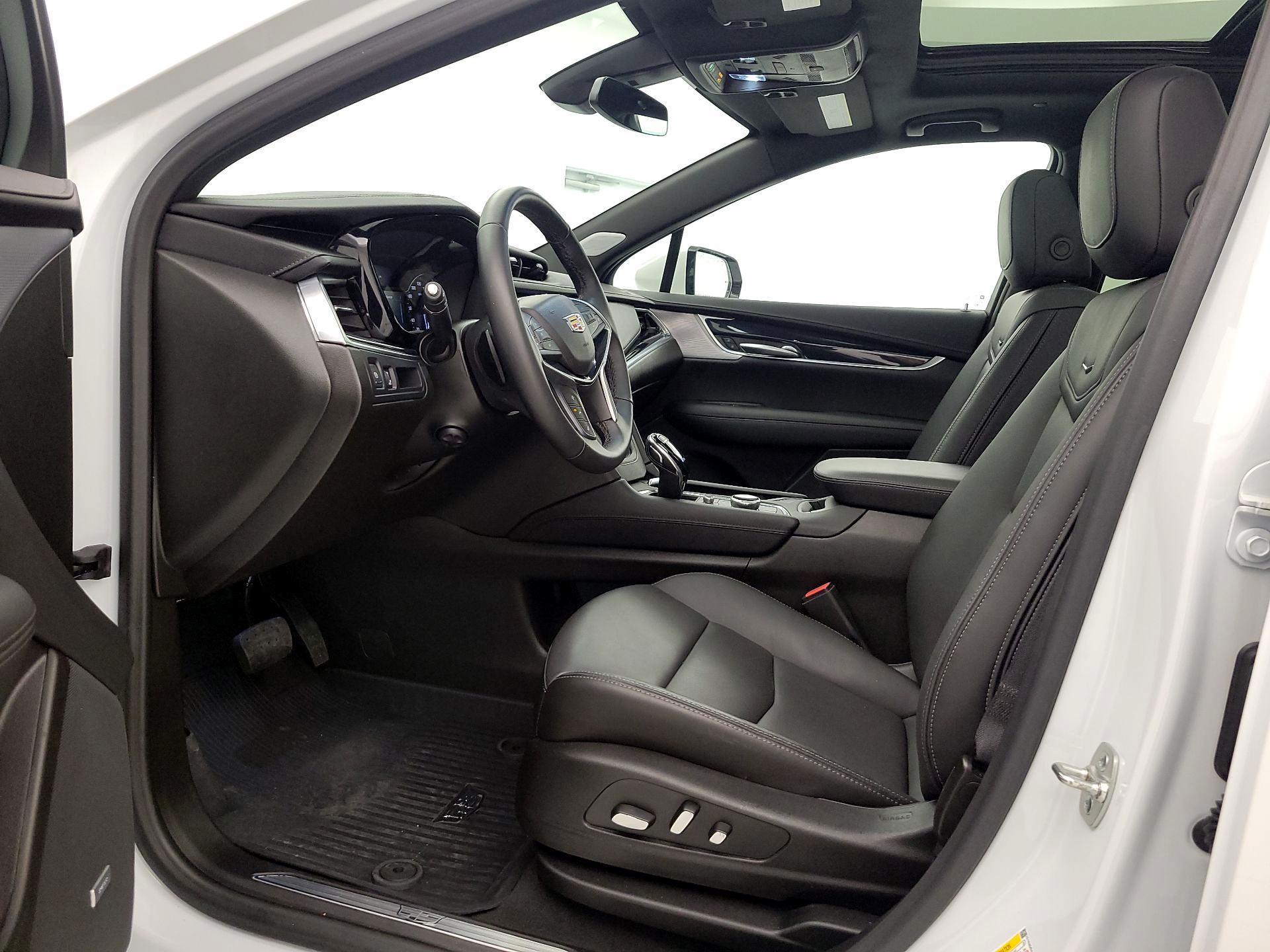 Thumbnail: 2025 Cadillac XT5 - 11