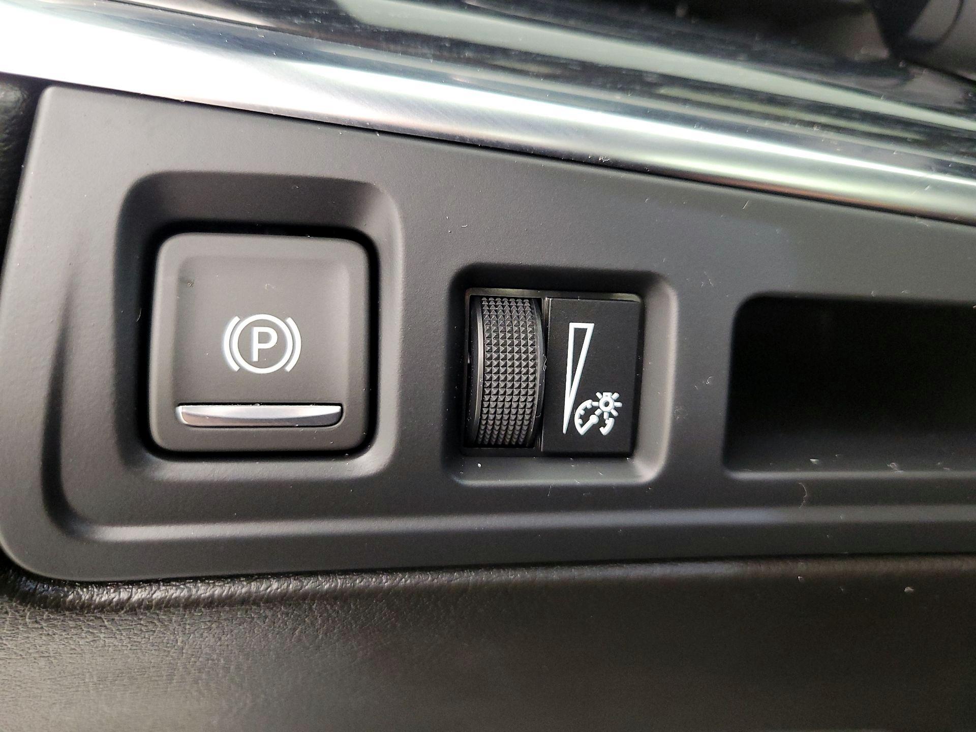 Thumbnail: 2025 Cadillac XT5 - 13