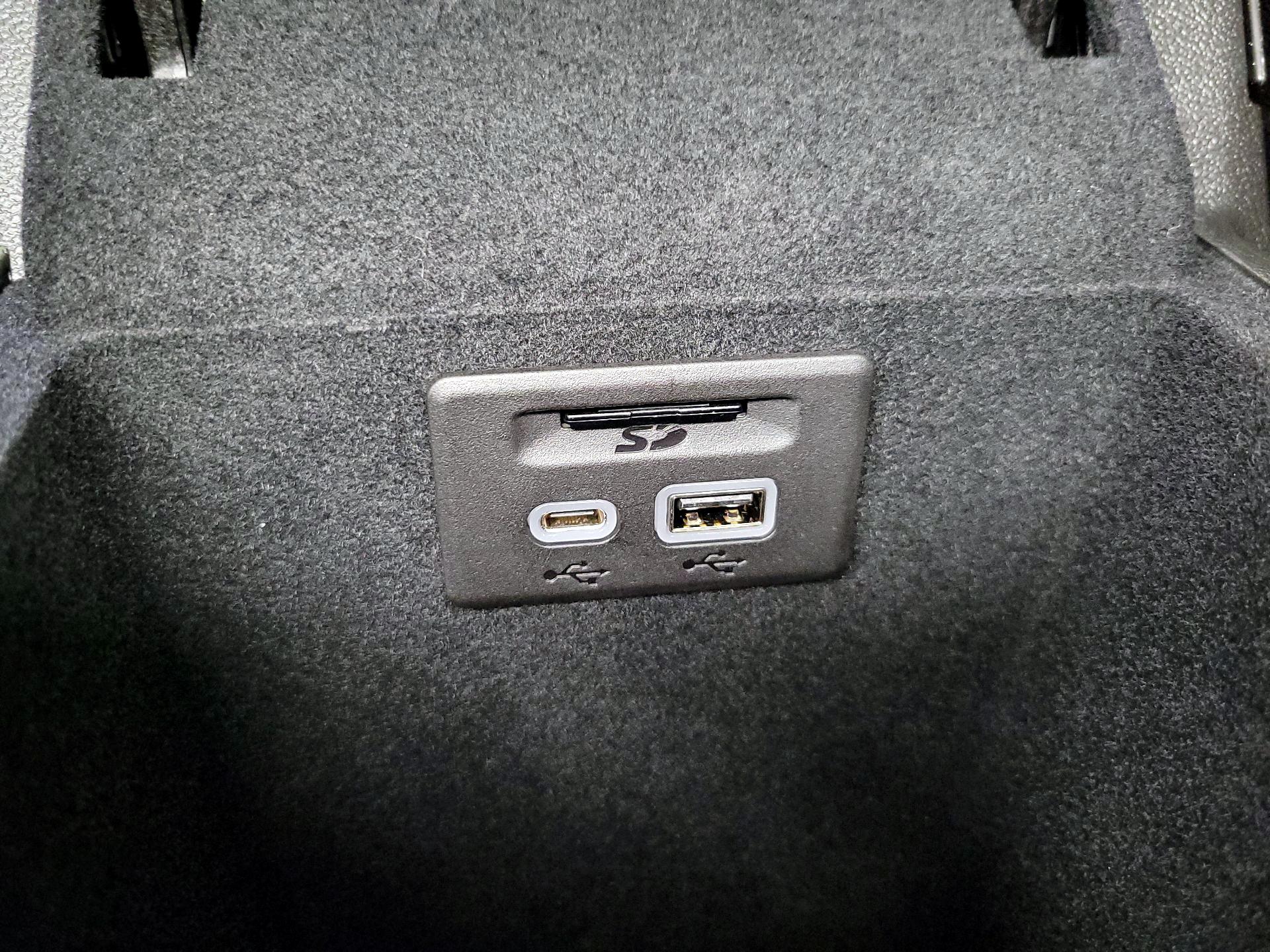 Thumbnail: 2025 Cadillac XT5 - 19