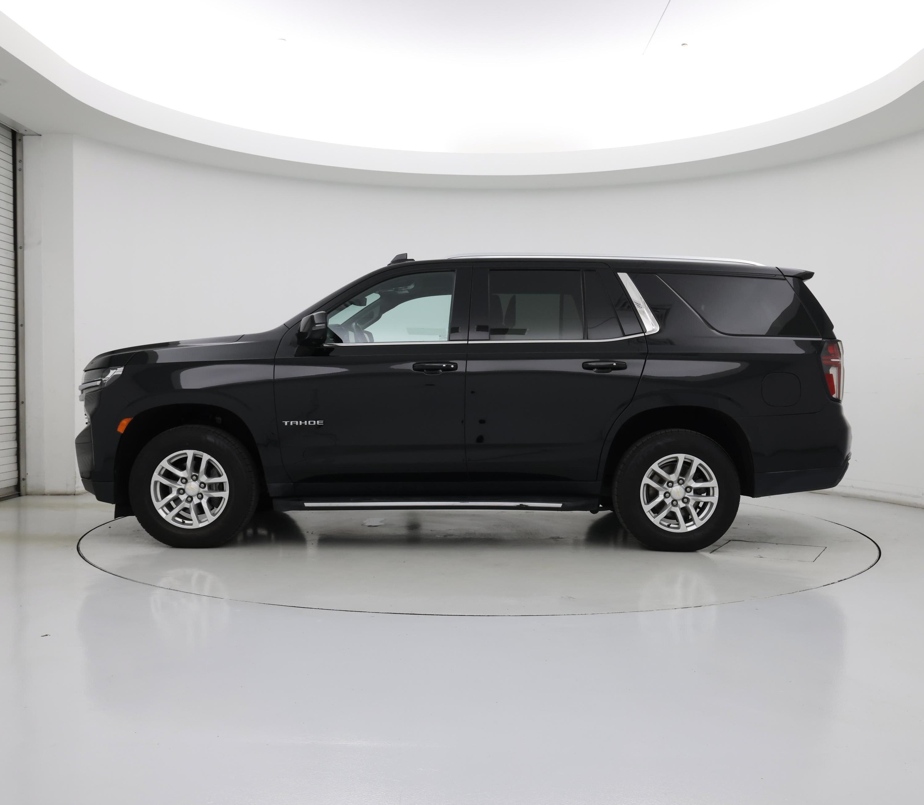 Thumbnail: 2021 Chevrolet Tahoe - 3