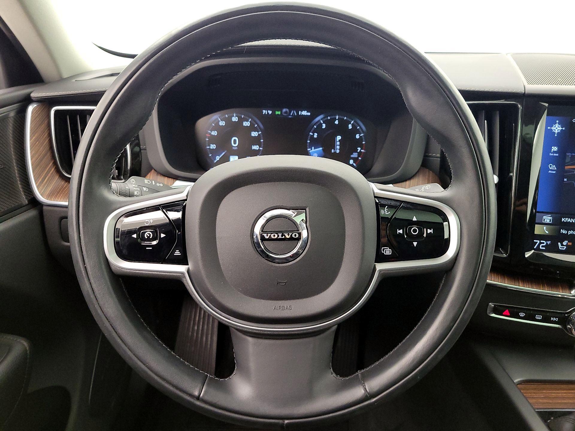 Thumbnail: 2020 Volvo XC60 - 10