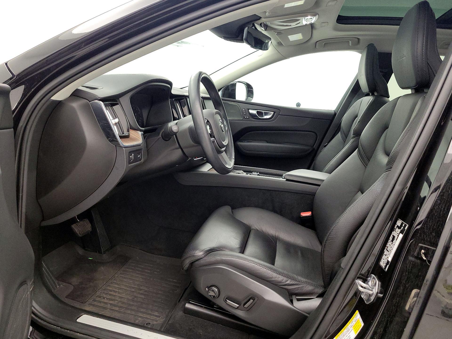 Thumbnail: 2020 Volvo XC60 - 11