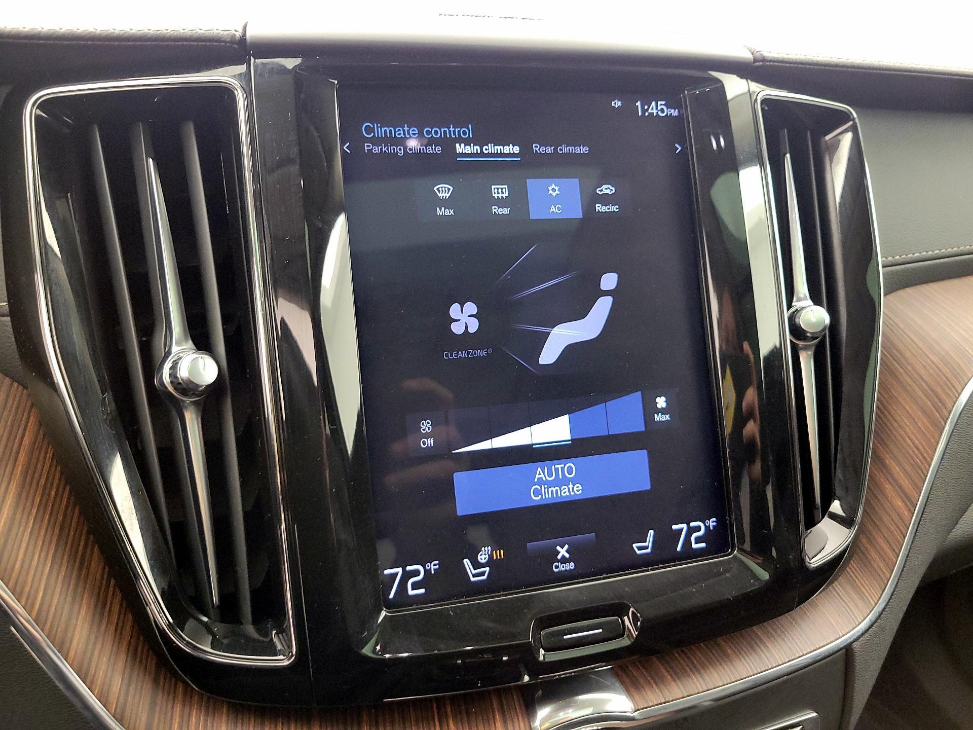 Thumbnail: 2020 Volvo XC60 - 17