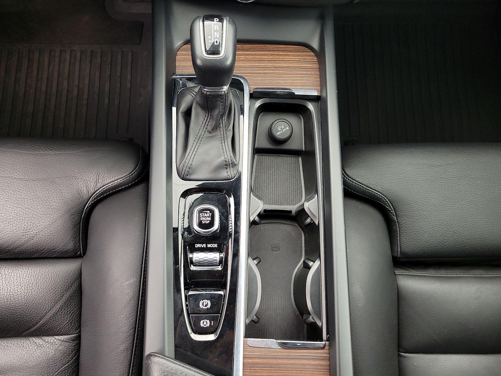 Thumbnail: 2020 Volvo XC60 - 18