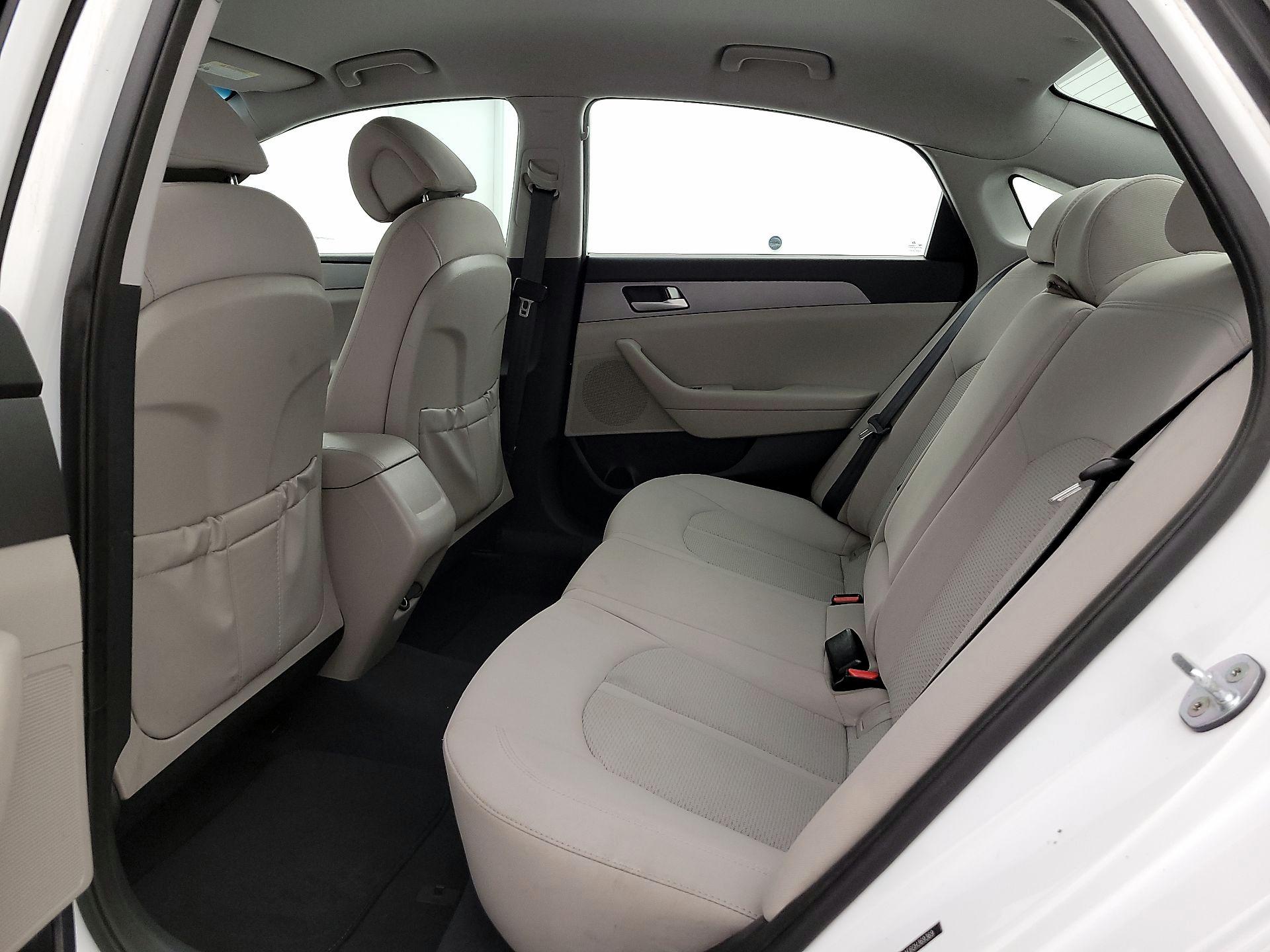Thumbnail: 2016 Hyundai Sonata - 19