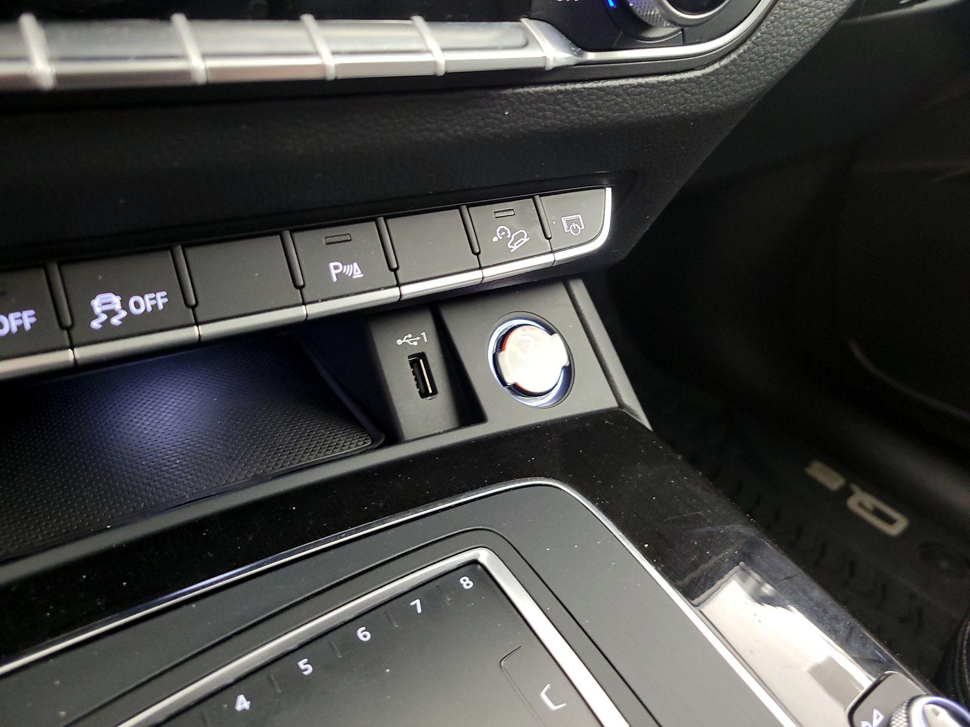 Thumbnail: 2019 Audi Q5 - 19