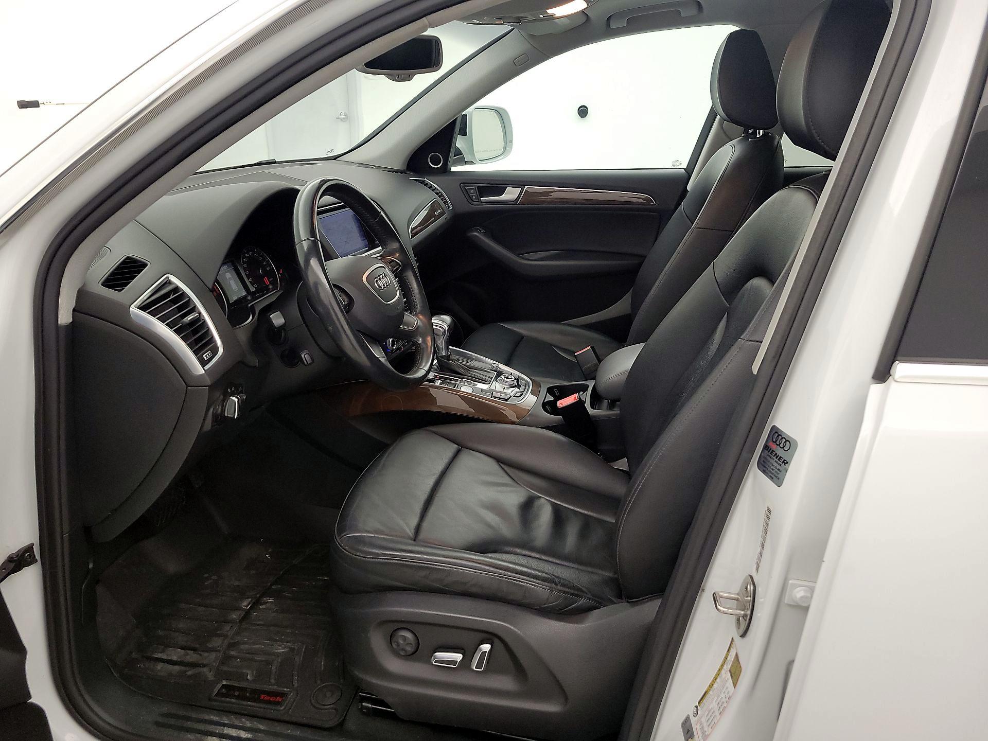 Thumbnail: 2016 Audi Q5 - 11