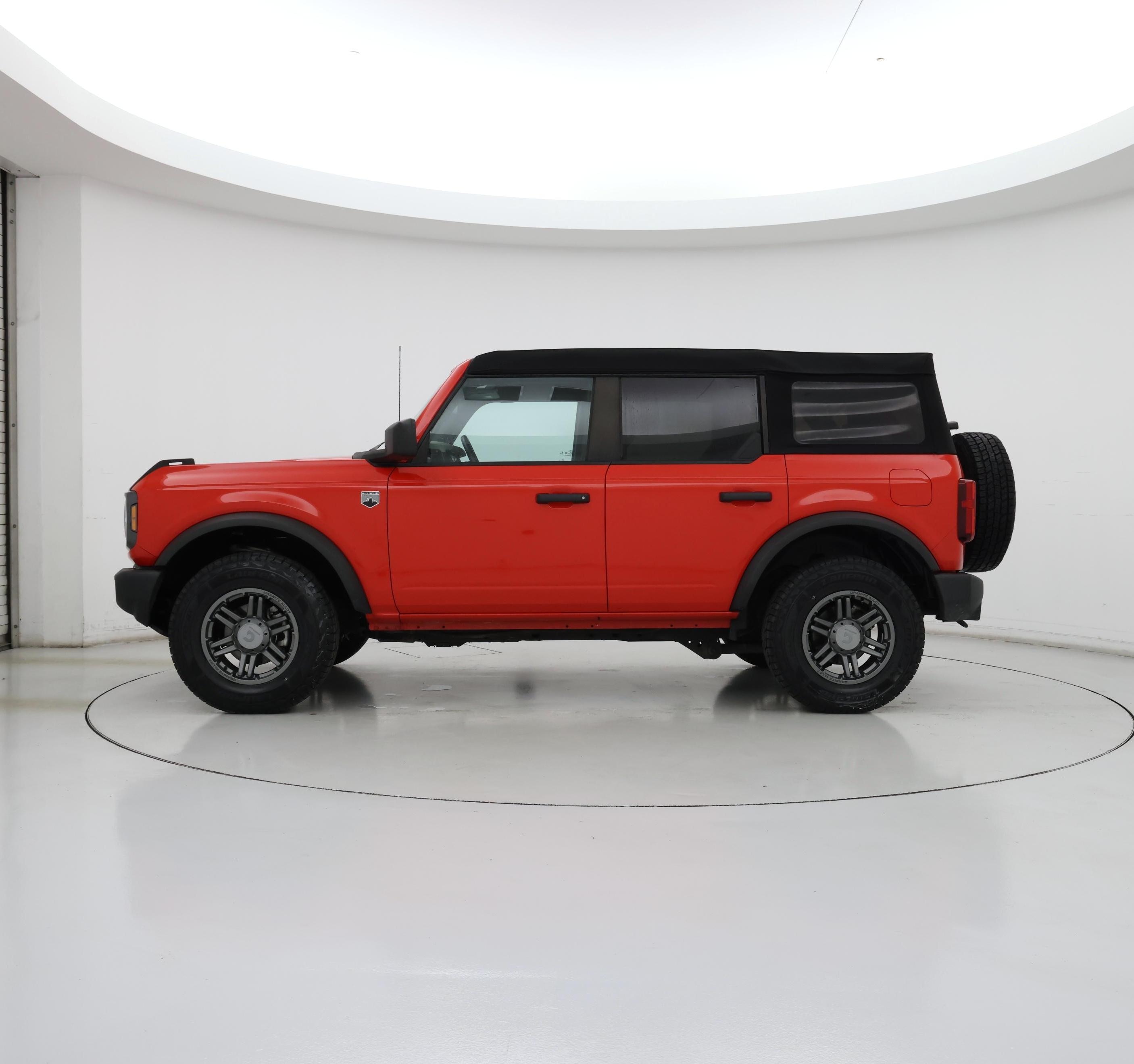 Thumbnail: 2021 Ford Bronco - 3