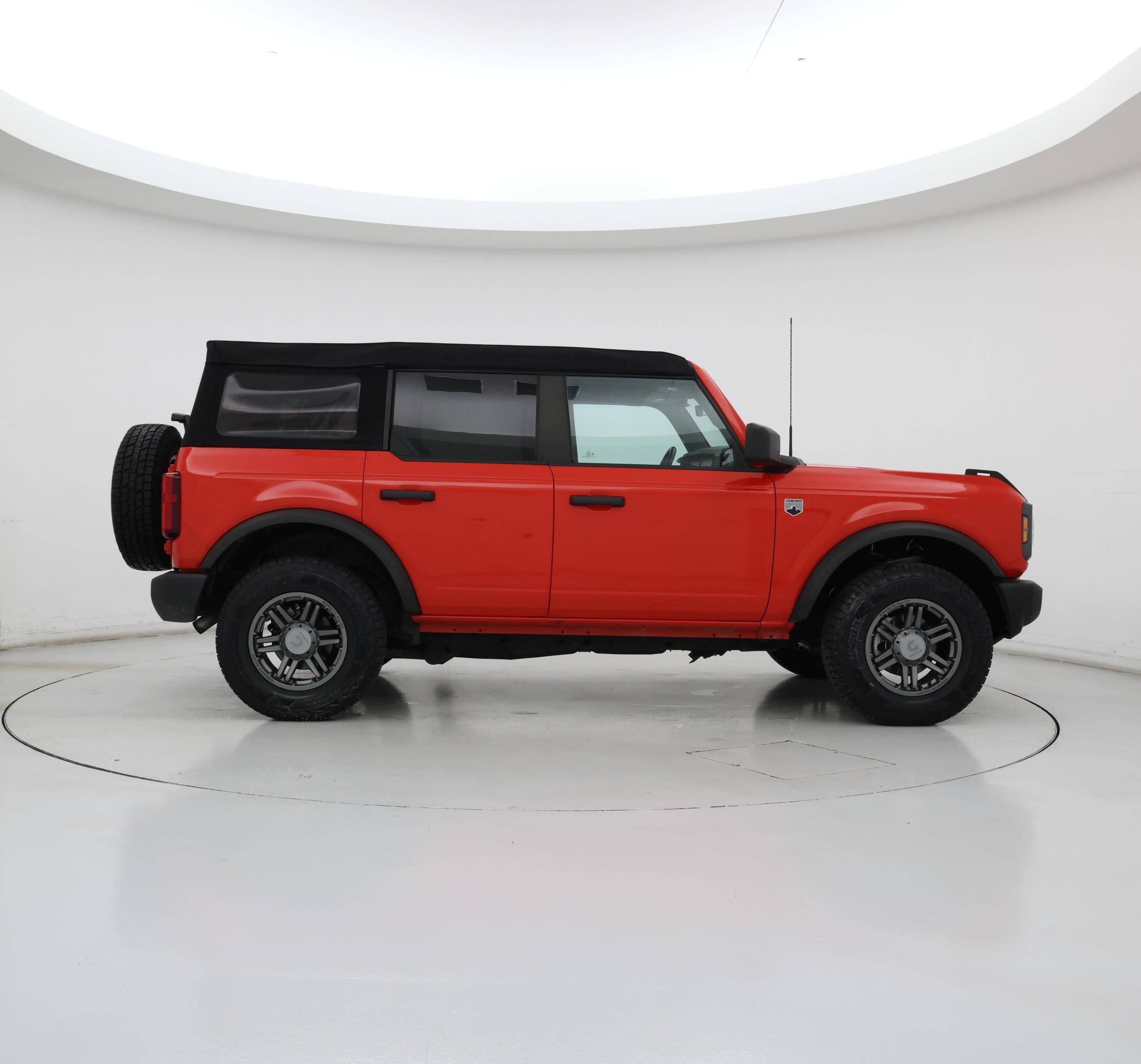 Thumbnail: 2021 Ford Bronco - 7