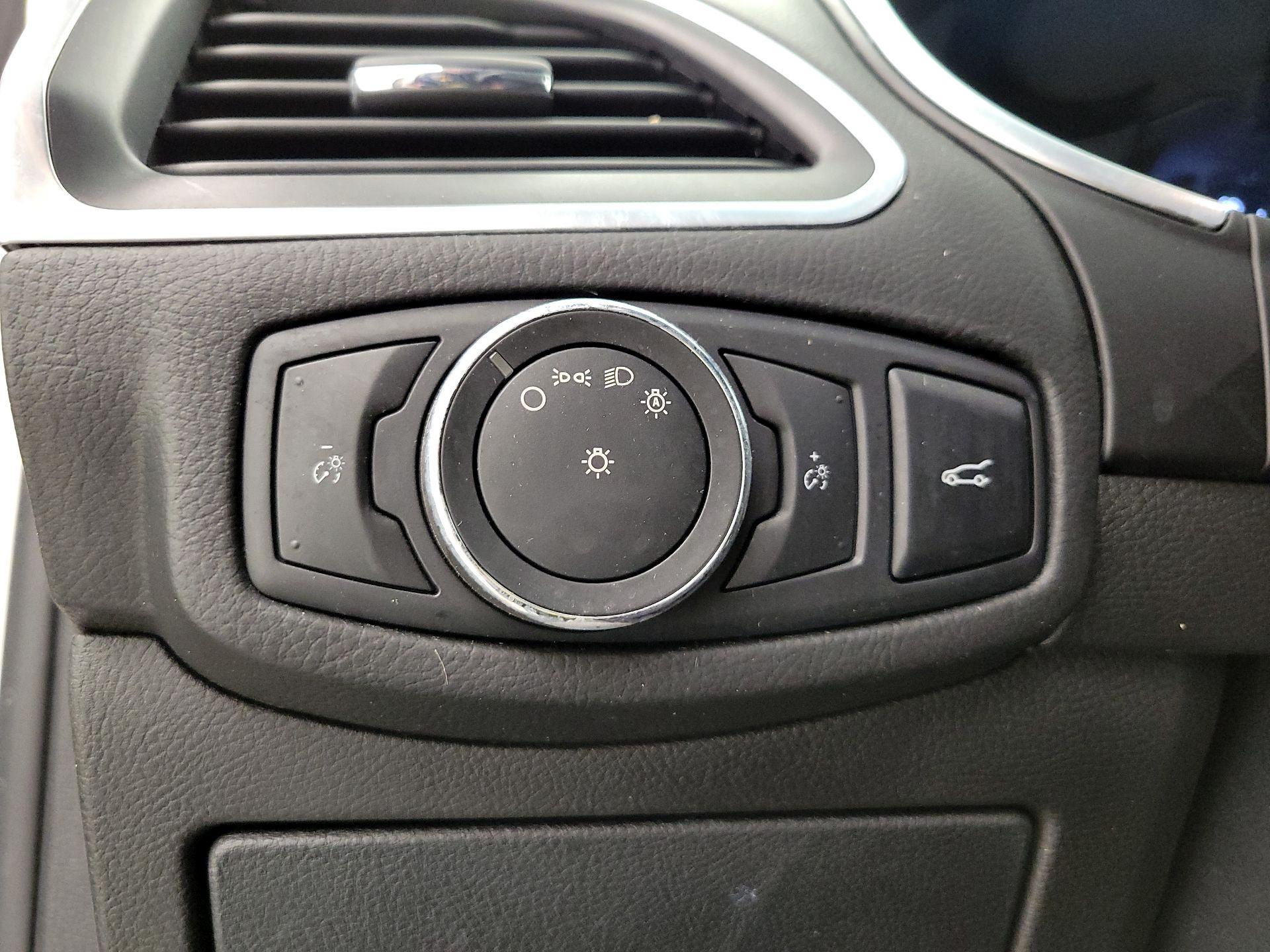 Thumbnail: 2016 Ford Edge - 13