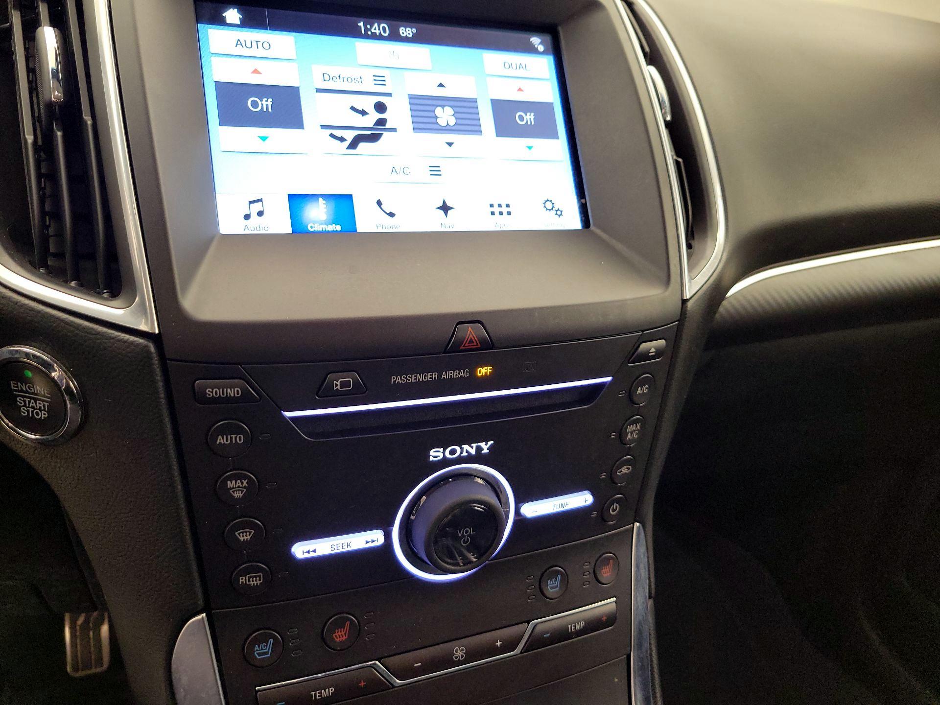 Thumbnail: 2016 Ford Edge - 17