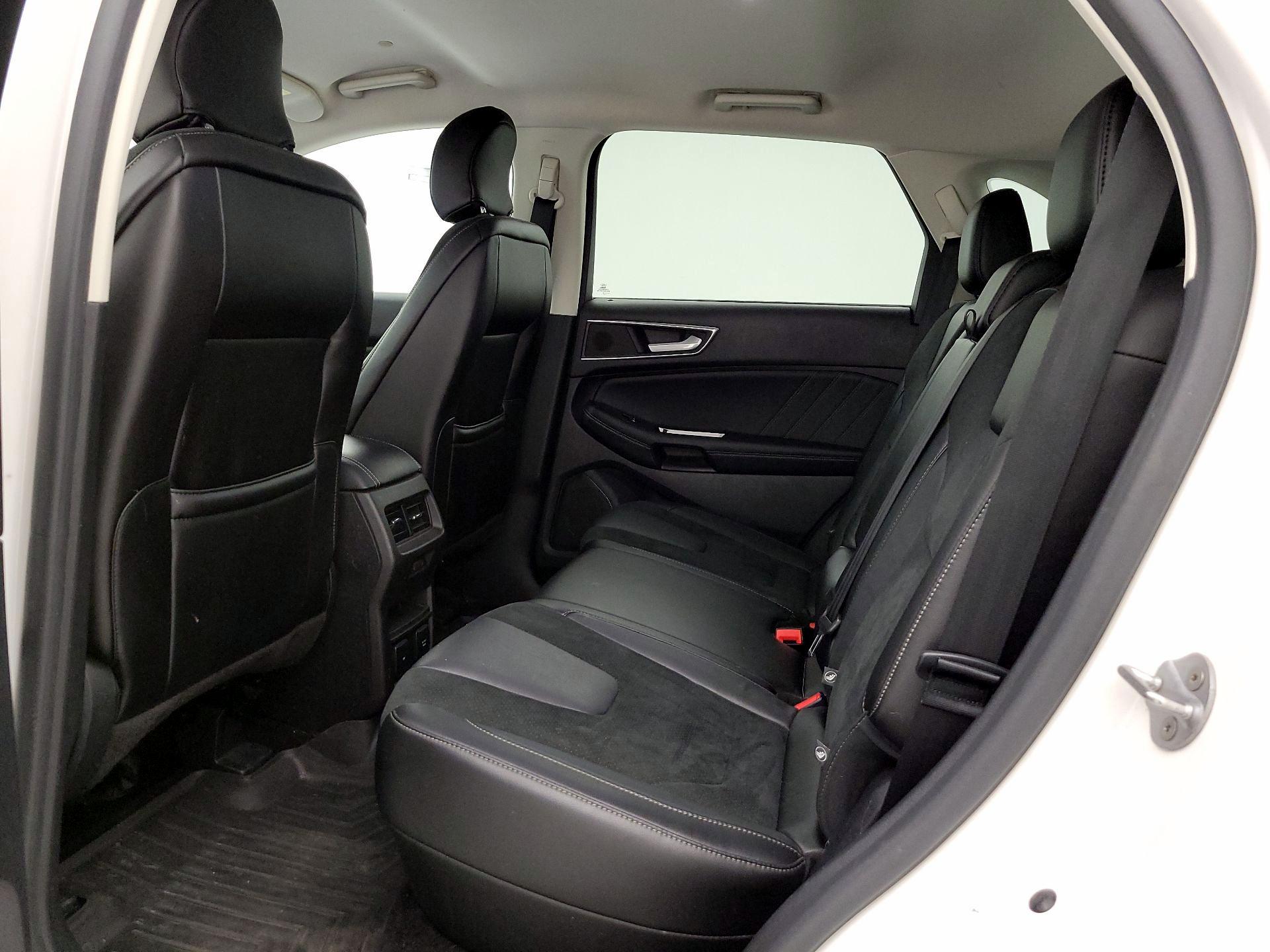 Thumbnail: 2016 Ford Edge - 20