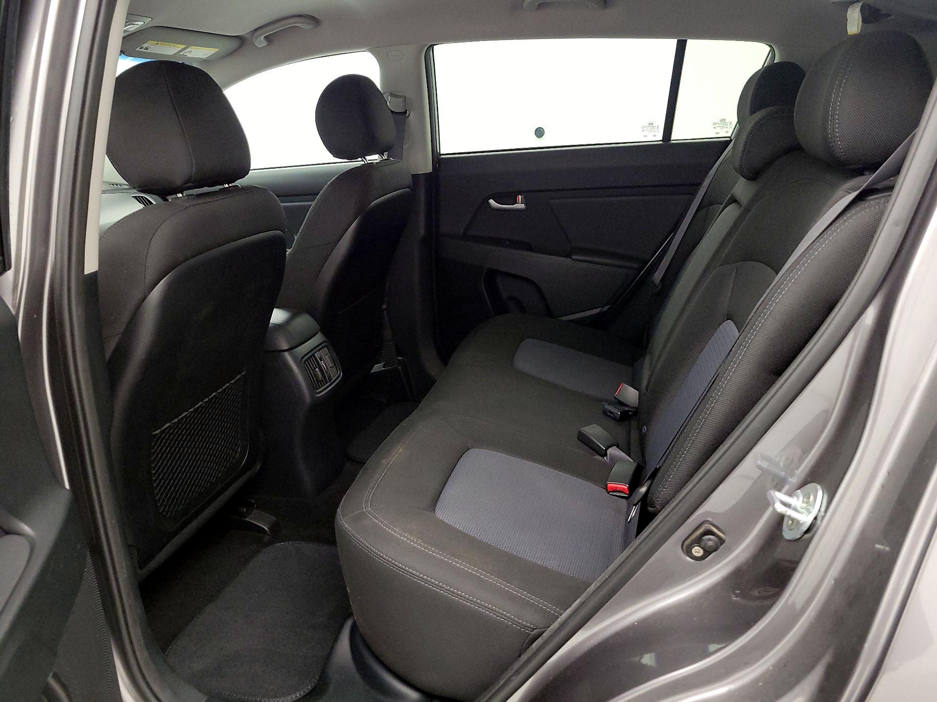Thumbnail: 2016 Kia Sportage - 18