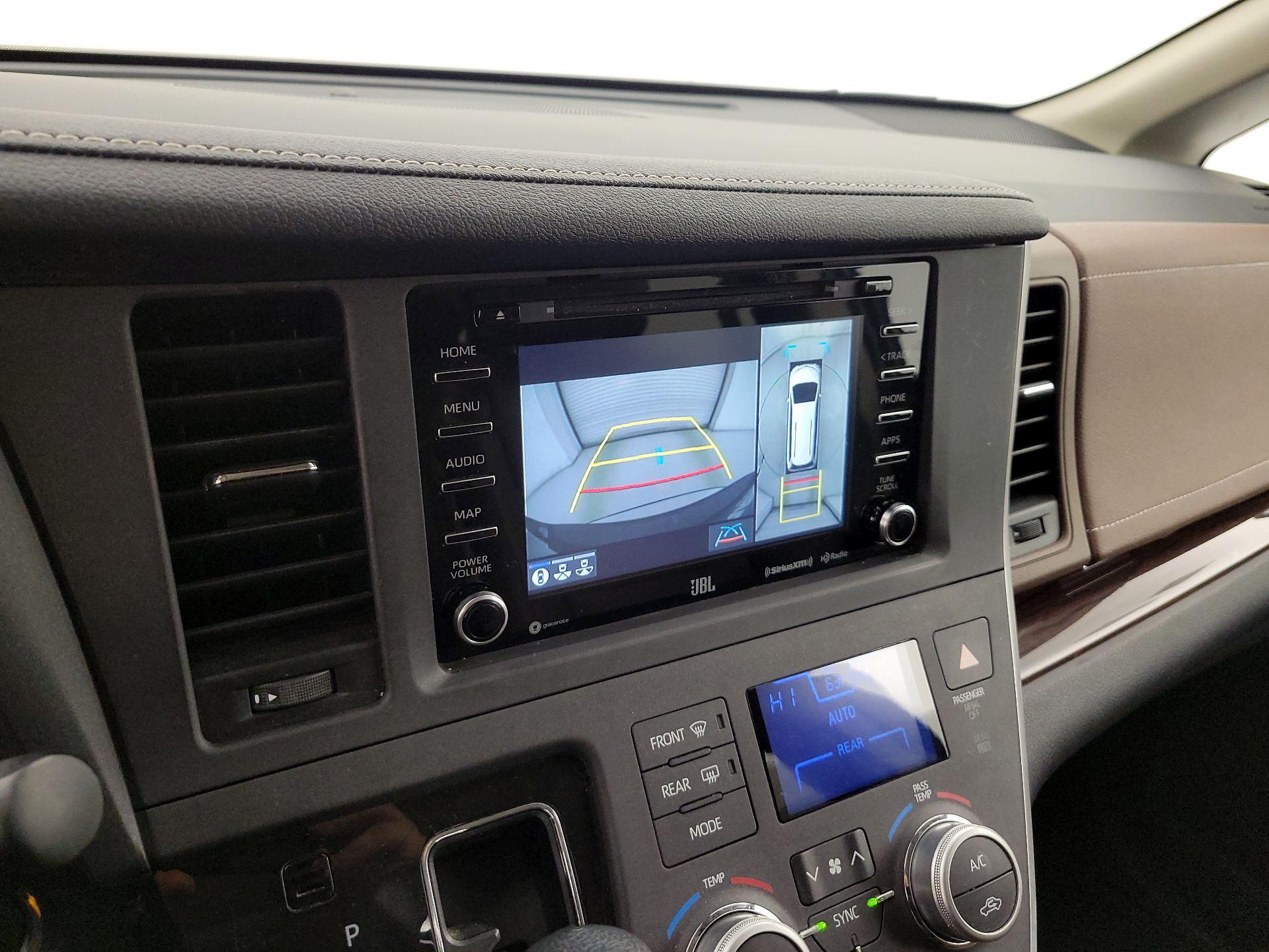 Thumbnail: 2020 Toyota Sienna - 15