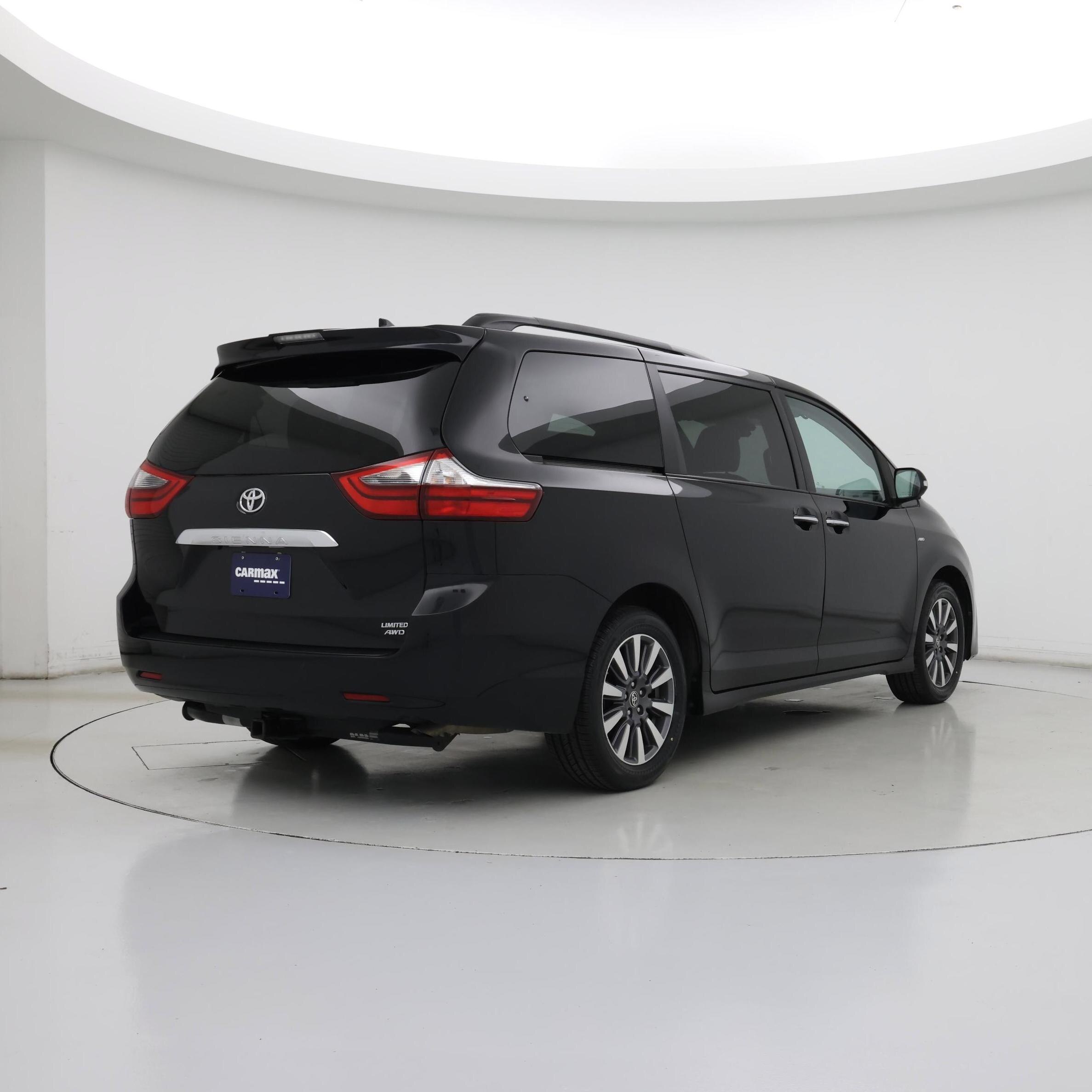 Thumbnail: 2020 Toyota Sienna - 8