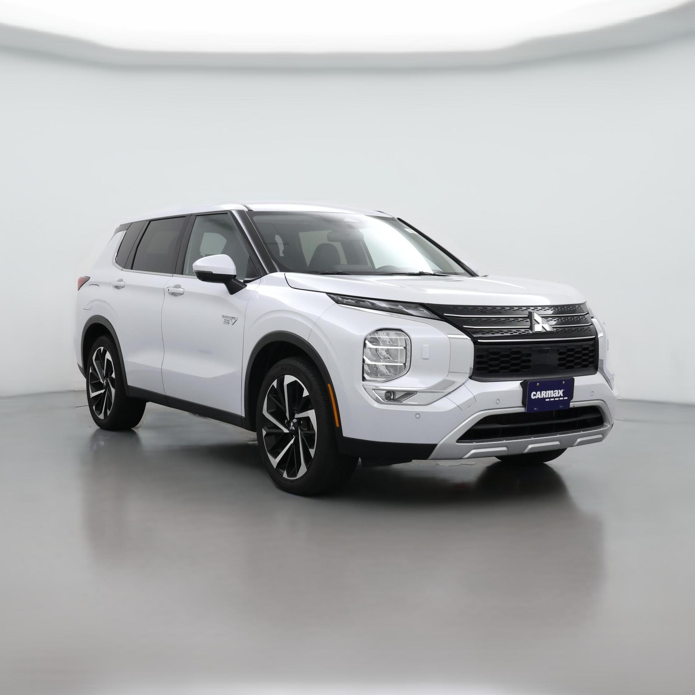 Thumbnail: 2023 Mitsubishi Outlander - 1