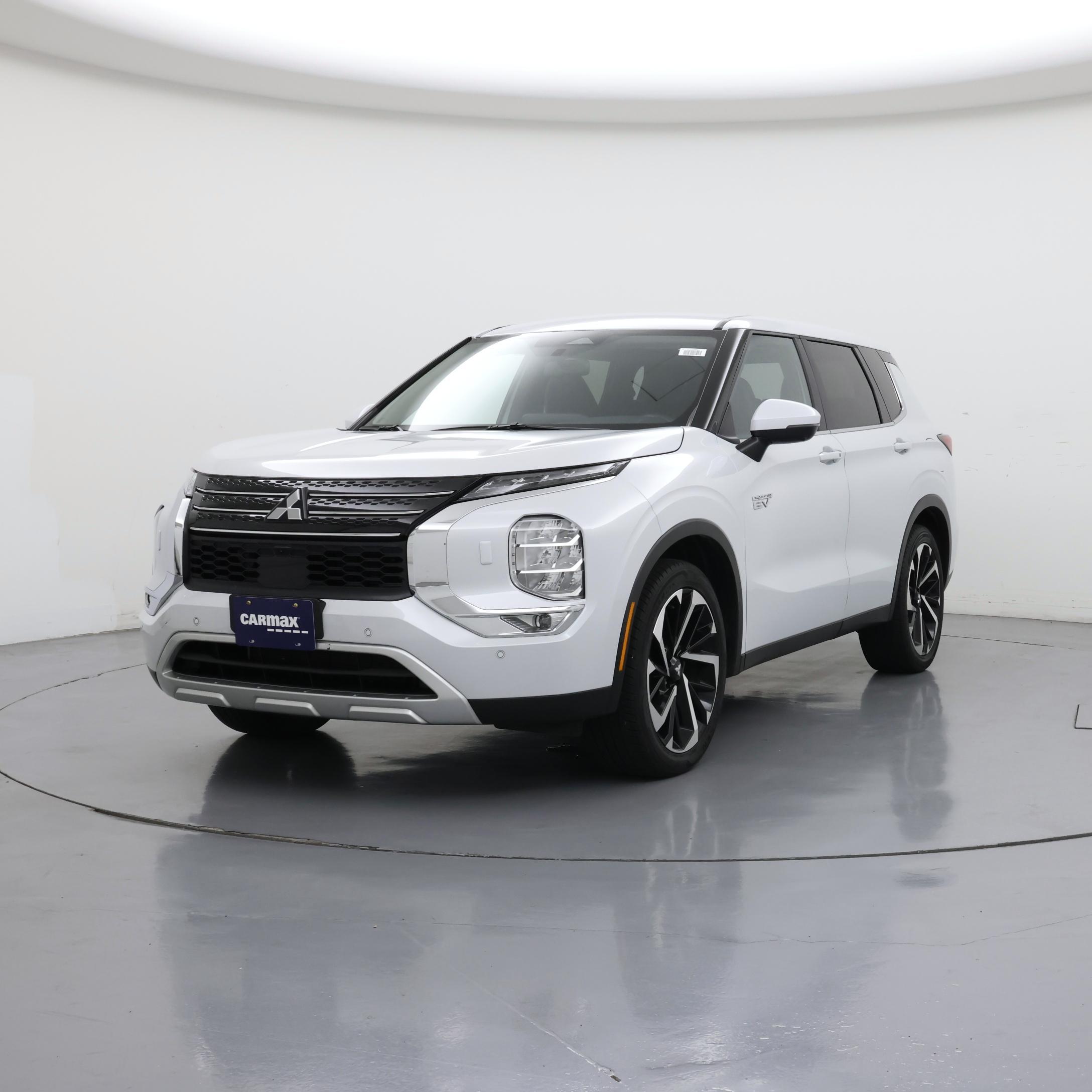Thumbnail: 2023 Mitsubishi Outlander - 4