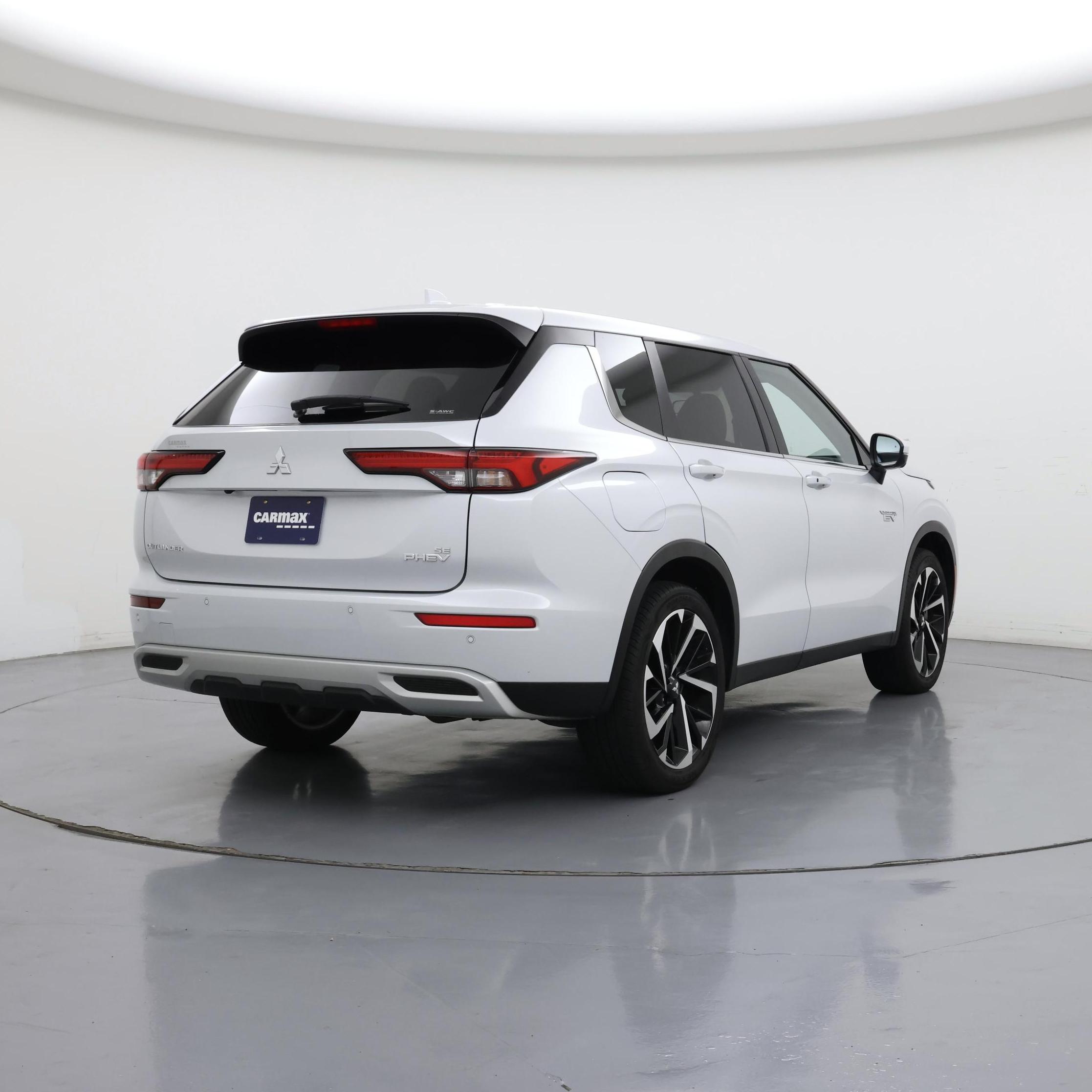 Thumbnail: 2023 Mitsubishi Outlander - 8