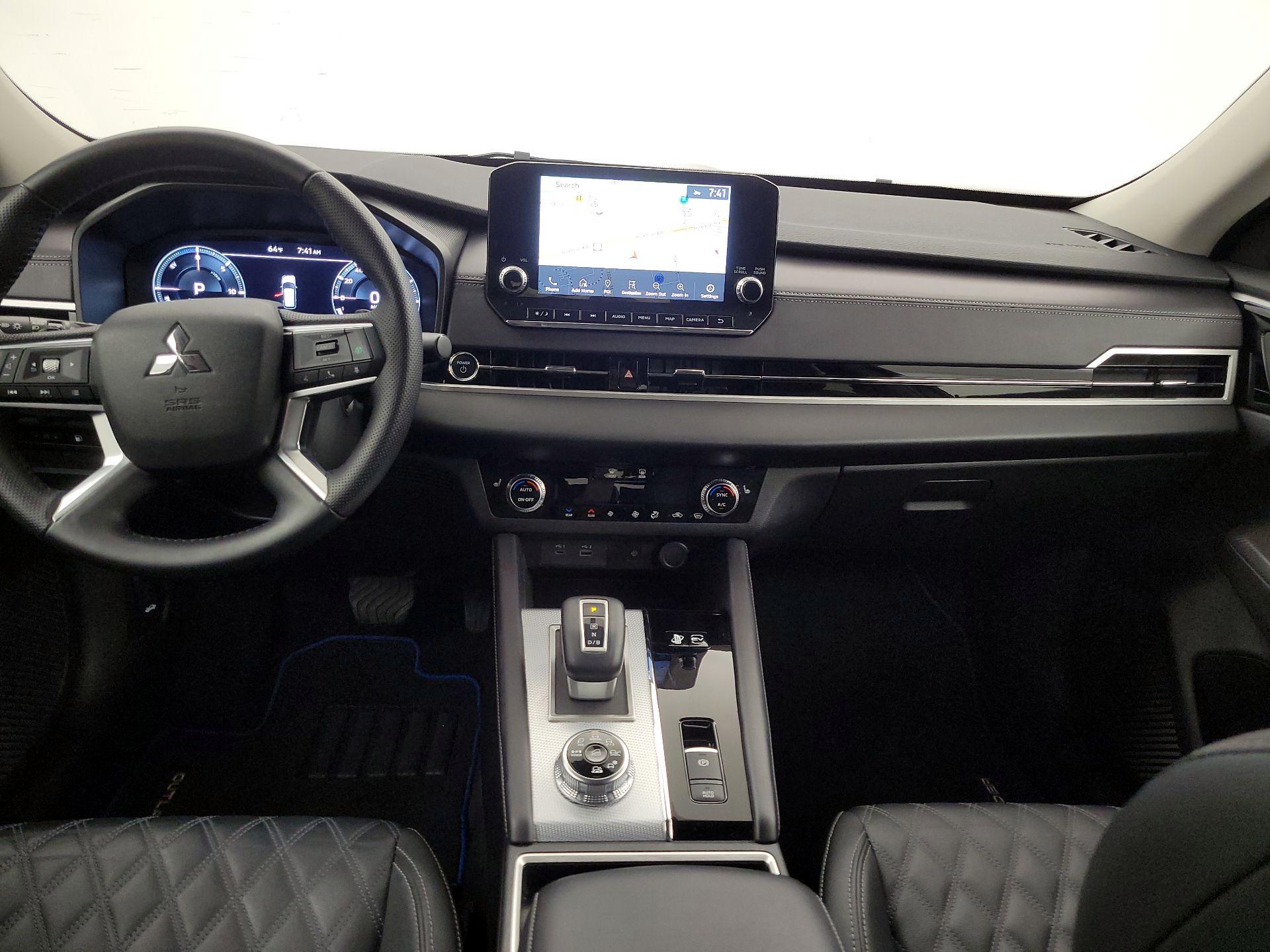 Thumbnail: 2023 Mitsubishi Outlander - 9